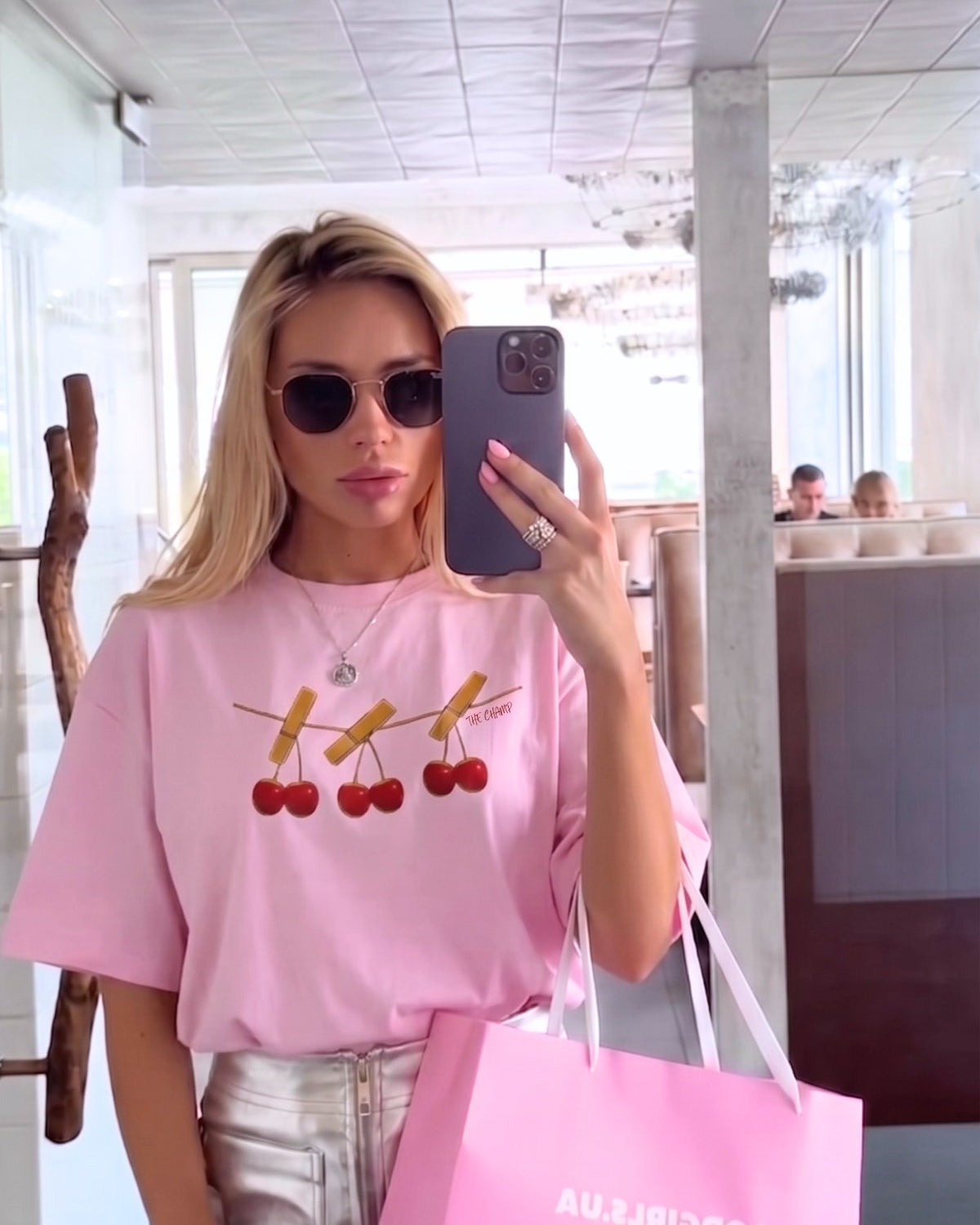 Kadın Oversize Tişört Cherry Mood Baskılı Pembe – Bisiklet Yaka, Rahat Kalıp, %100 Pamuk