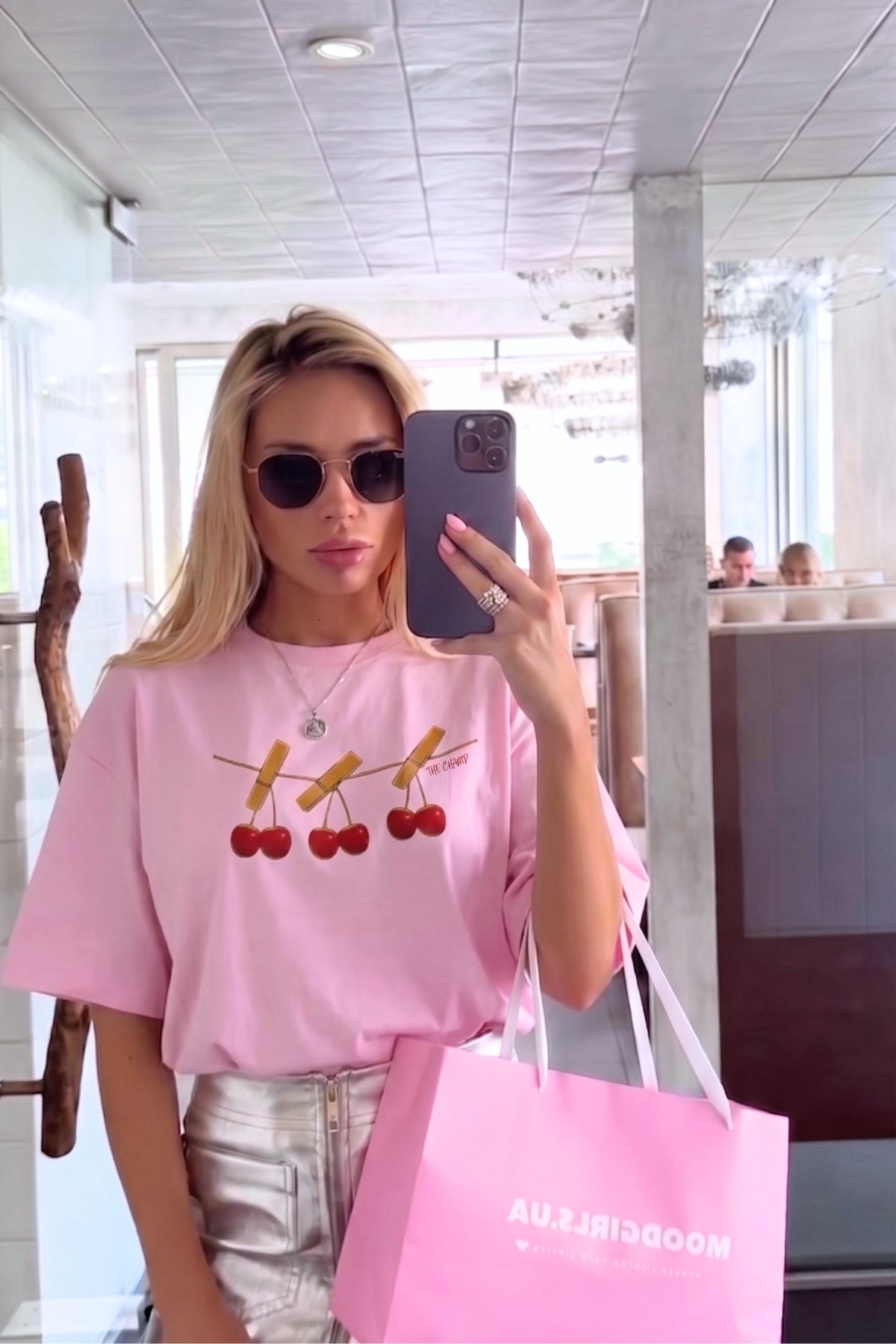 Kadın Oversize Tişört Cherry Mood Baskılı Pembe – Bisiklet Yaka, Rahat Kalıp, %100 Pamuk