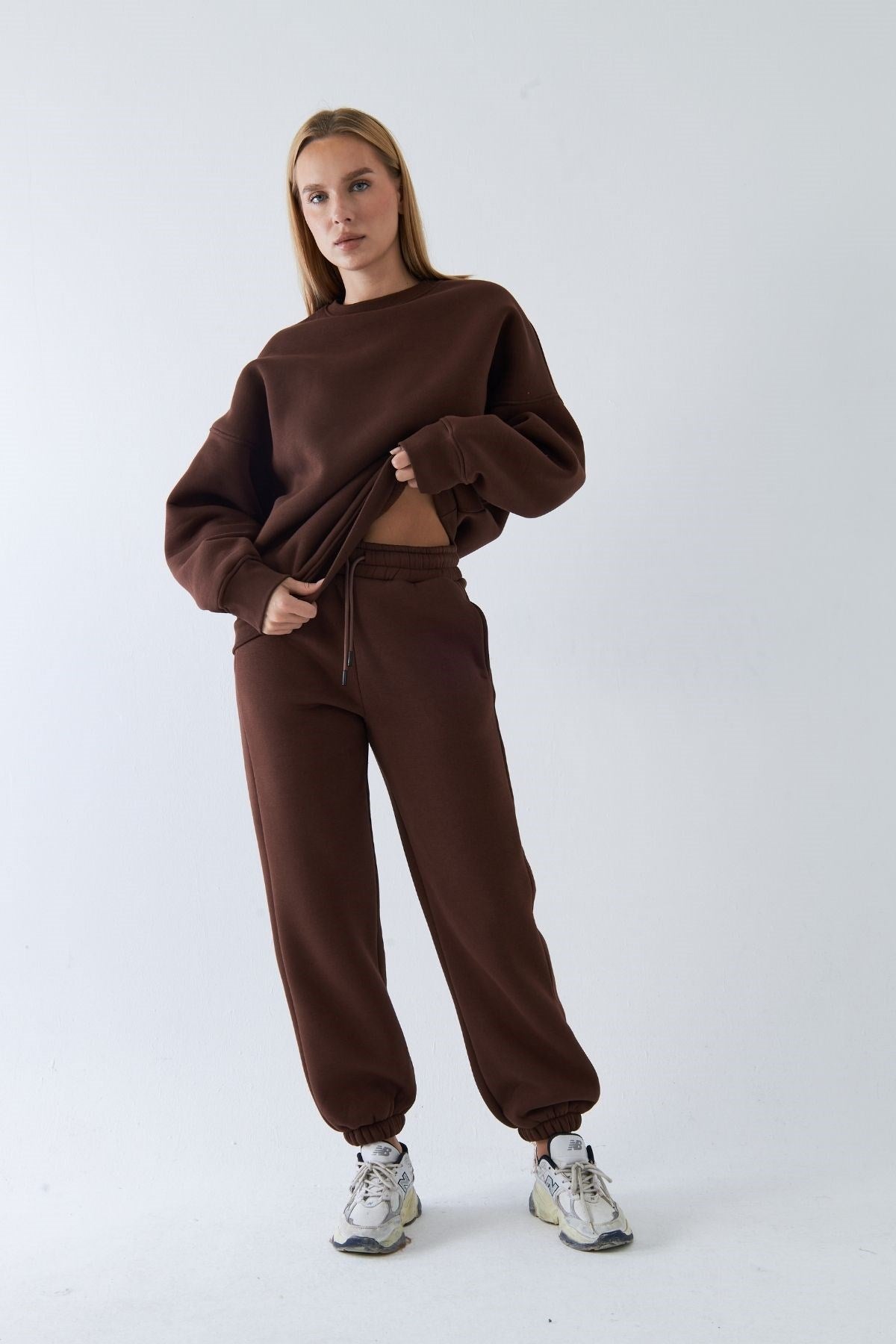 Unisex Oversize Eşofman Takımı Basic Kahverengi – Bisiklet Yaka, Lastikli Paça, 3 İplik Polar