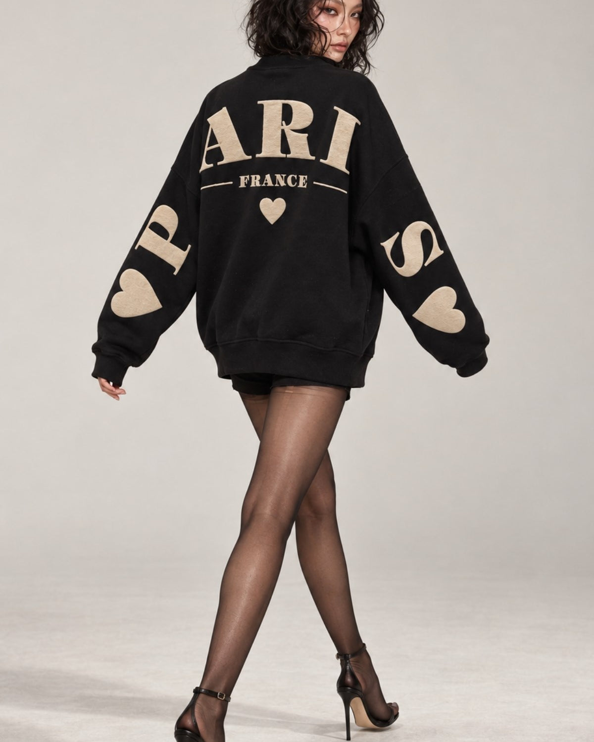 Kadın Oversize Sweatshirt Paris 3D Baskılı Siyah – Bisiklet Yaka, Kol ve Sırt Baskılı, 3 İplik