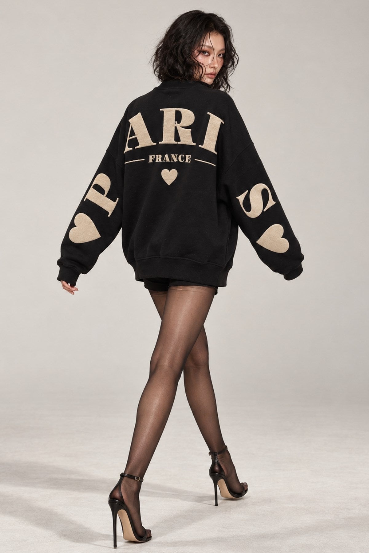 Kadın Oversize Sweatshirt Paris 3D Baskılı Siyah – Bisiklet Yaka, Kol ve Sırt Baskılı, 3 İplik