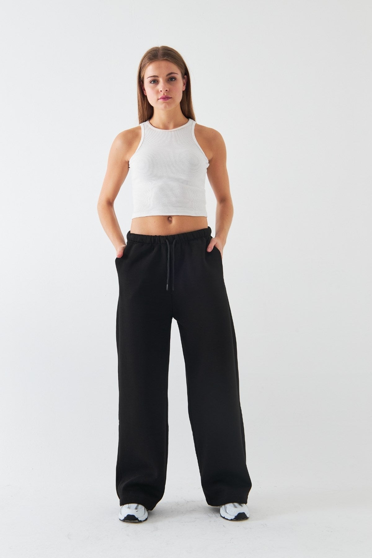 Oversize Unisex Eşofman Altı Siyah – 3 İplik Şardonlu, Bol Paça, Cepli, Modern Rahat Kesim