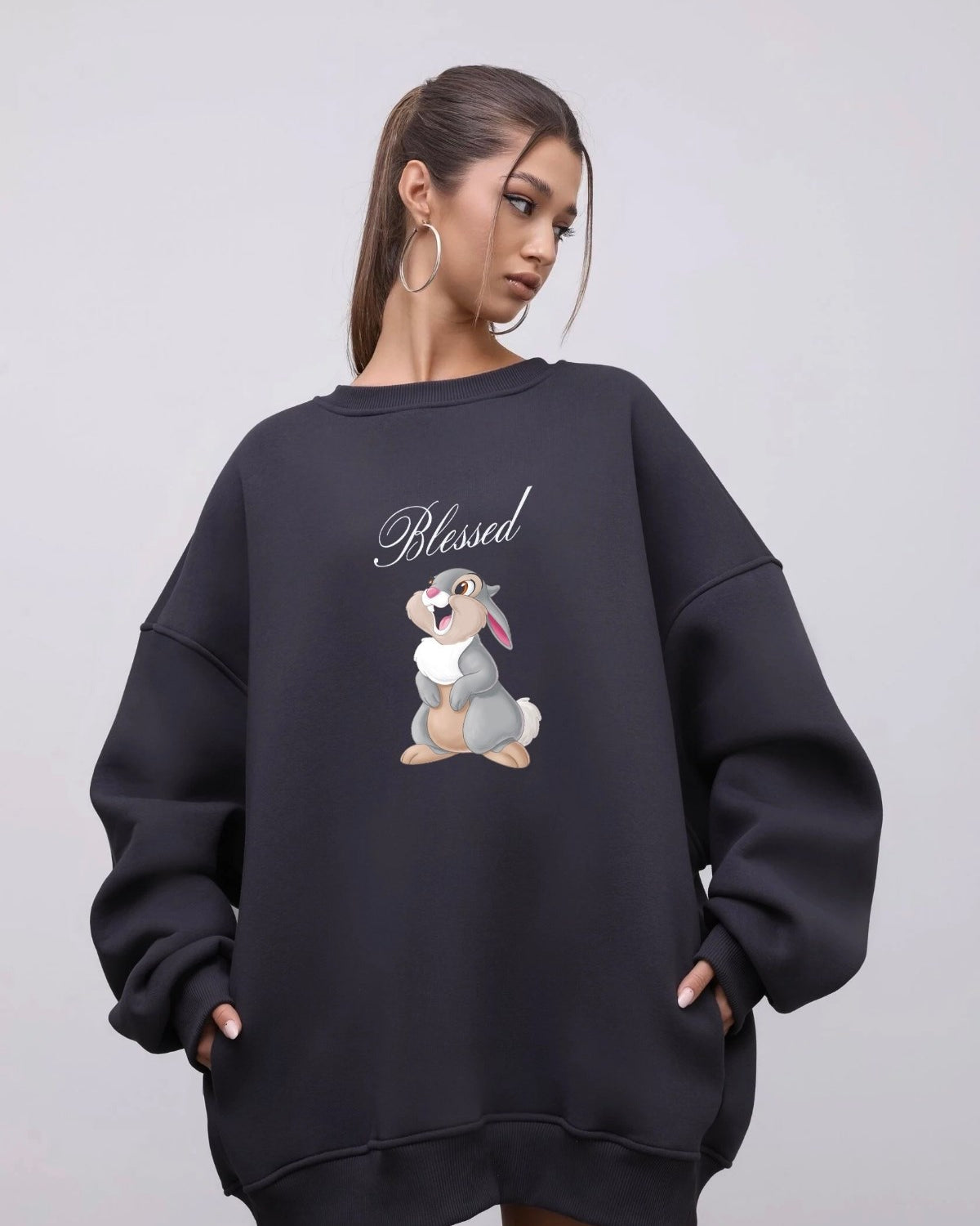 Kadın Oversize Sweatshirt Elbise Blessed Bunny Baskılı Füme – Bisiklet Yaka, 3 İplik Şardonlu Polar