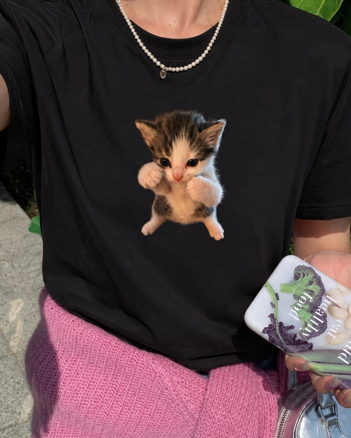 Kadın Oversize Tişört Scuba Cat Baskılı Siyah – Bisiklet Yaka, Rahat Kalıp, %100 Pamuk