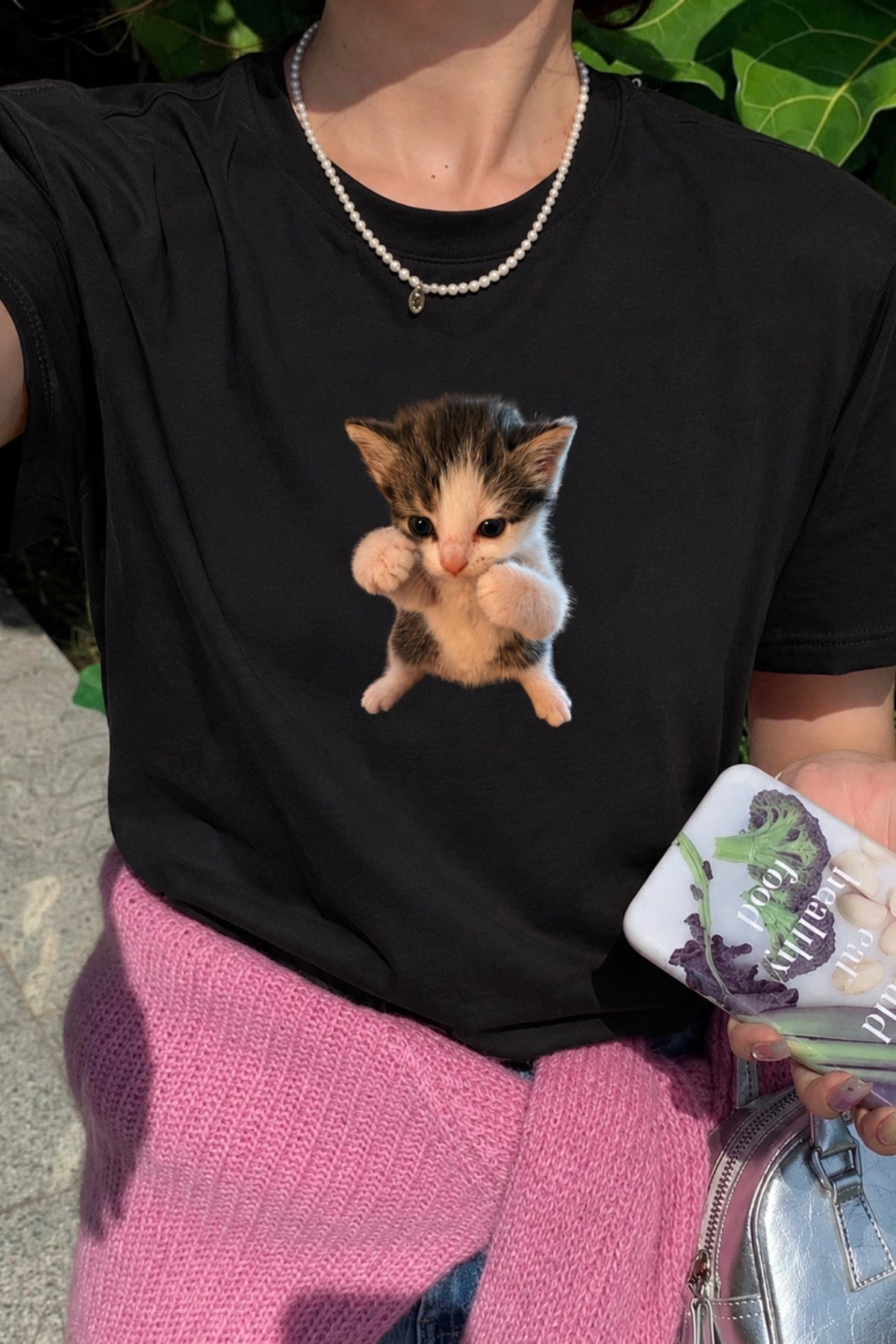 Kadın Oversize Tişört Scuba Cat Baskılı Siyah – Bisiklet Yaka, Rahat Kalıp, %100 Pamuk