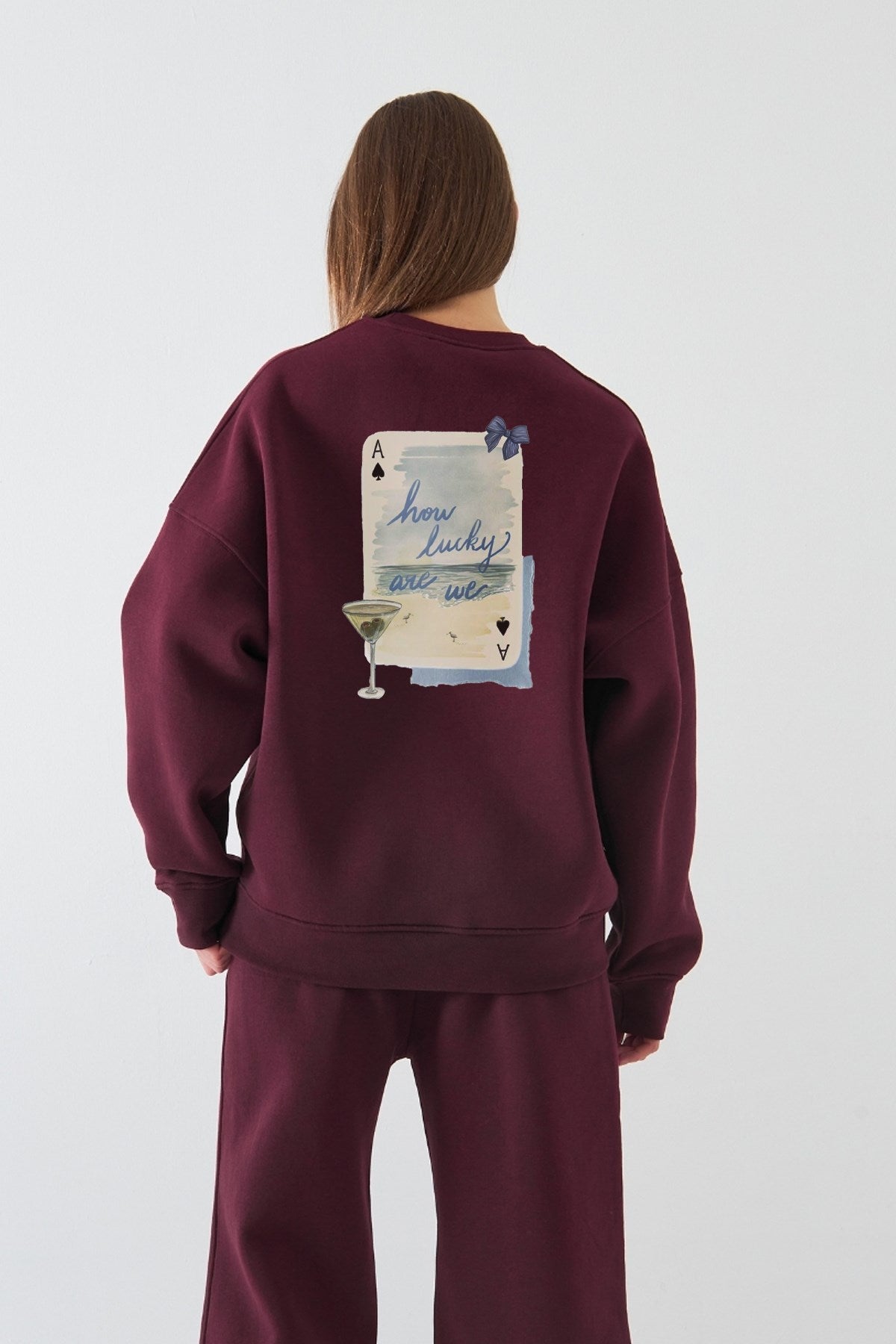 Kadın Oversize Sweatshirt How Lucky Are We Baskılı Bordo – Bisiklet Yaka, 3 İplik Şardonlu Polar