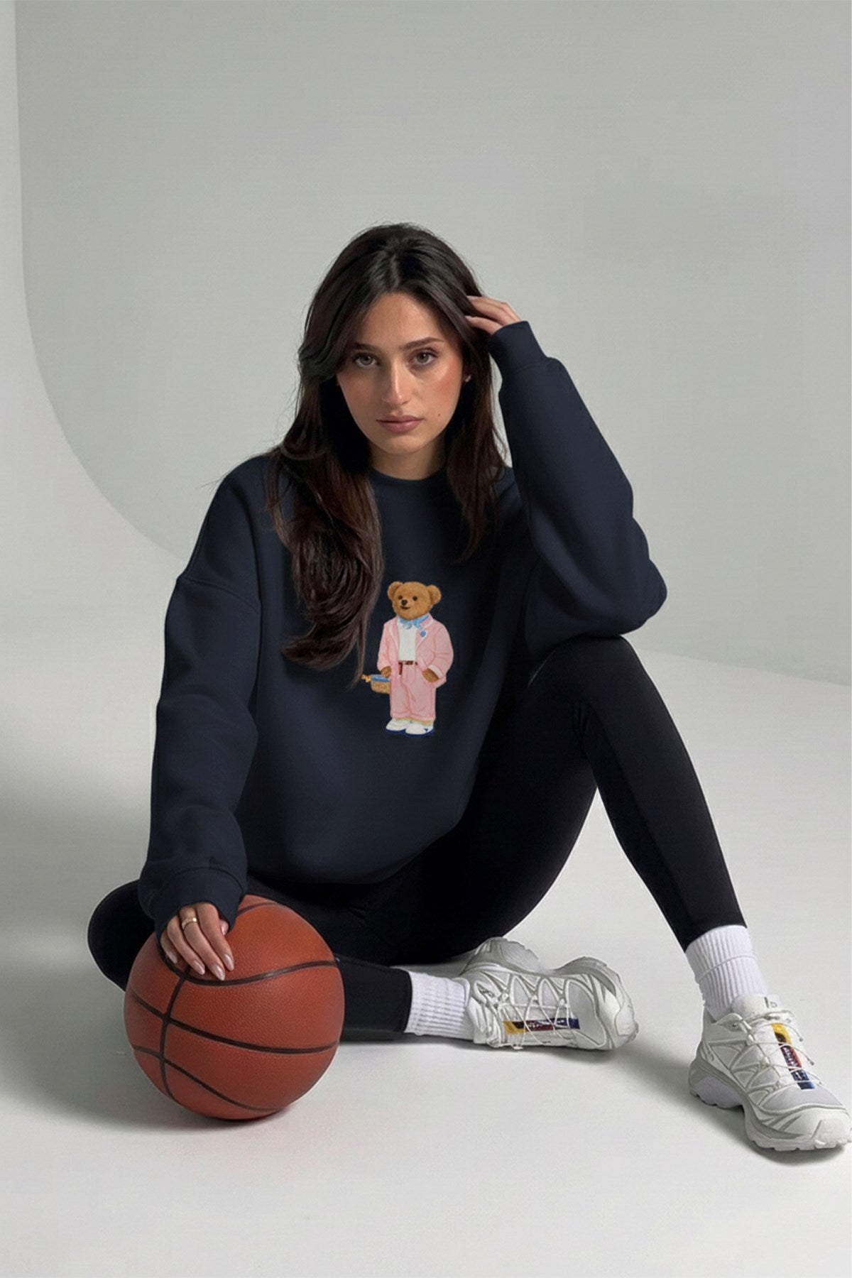 Kadın Oversize Sweatshirt Pink Suit Bear 3D Baskılı Lacivert – Bisiklet Yaka, 3 İplik Şardonlu Polar