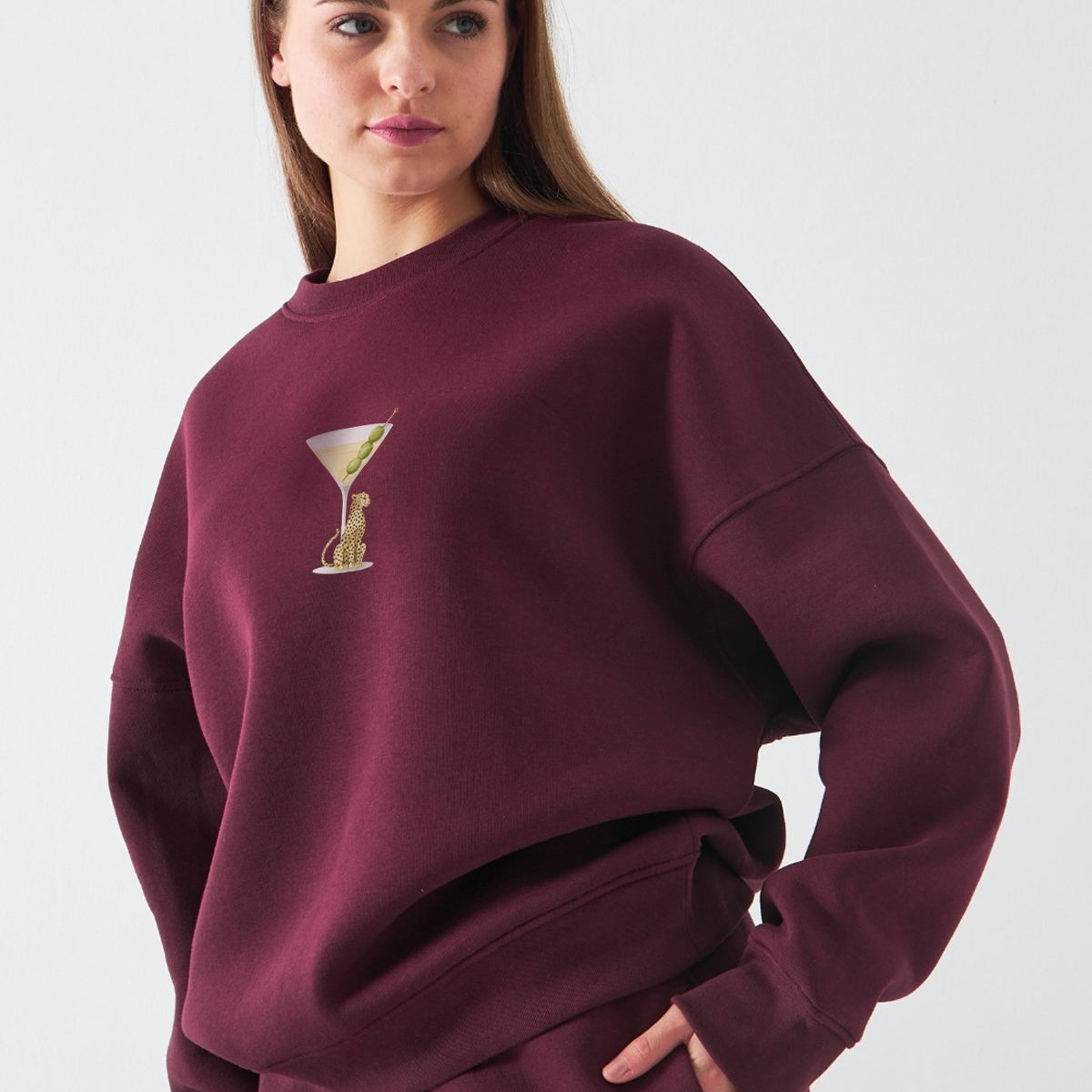 Kadın Oversize Sweatshirt Martini Leopard Baskılı Bordo – Bisiklet Yaka, 3 İplik Şardonlu Polar