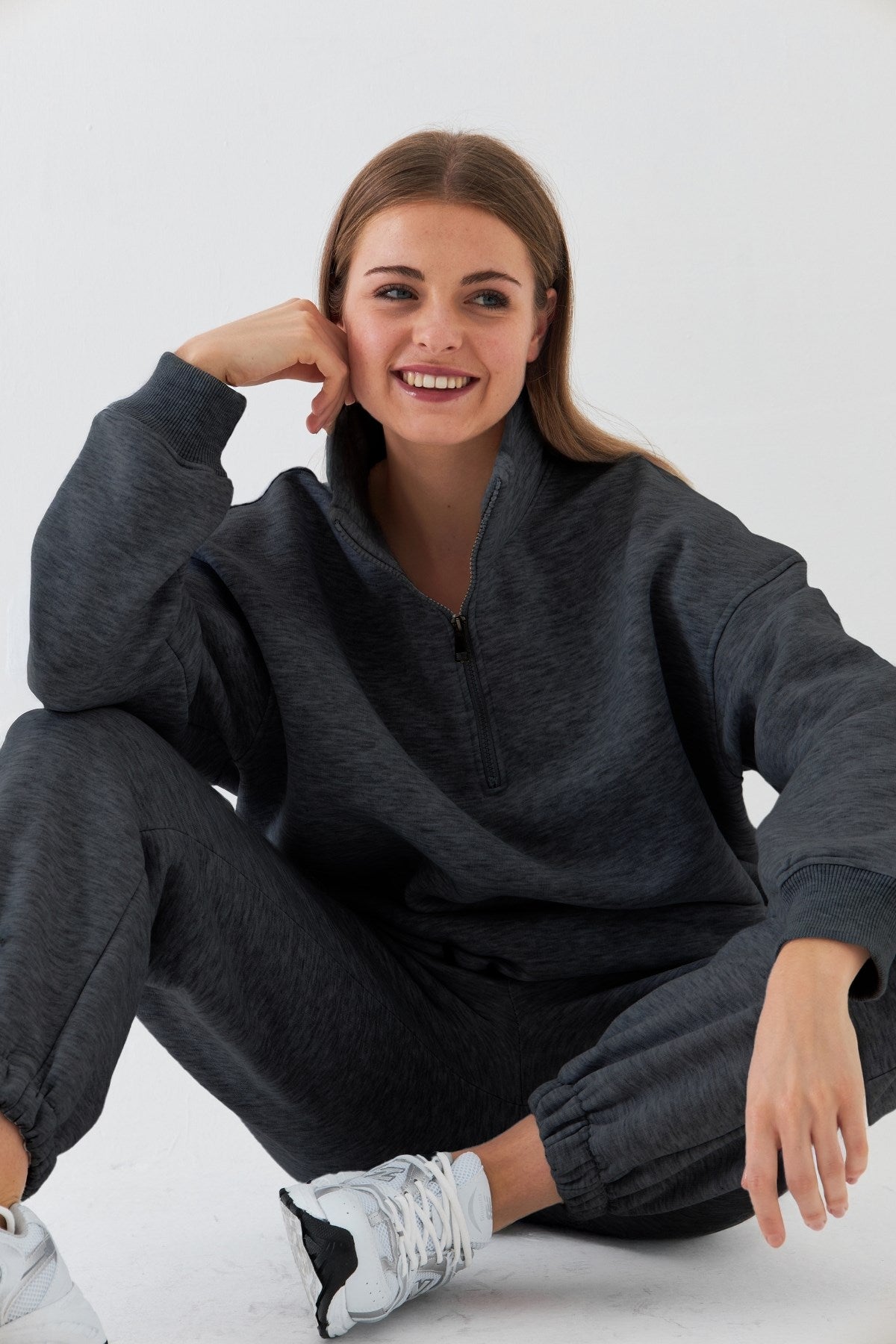 Unisex Oversize Eşofman Takımı Basic Füme Melanj – Fermuarlı Dik Yaka, Lastikli Paça, 3 İplik Polar