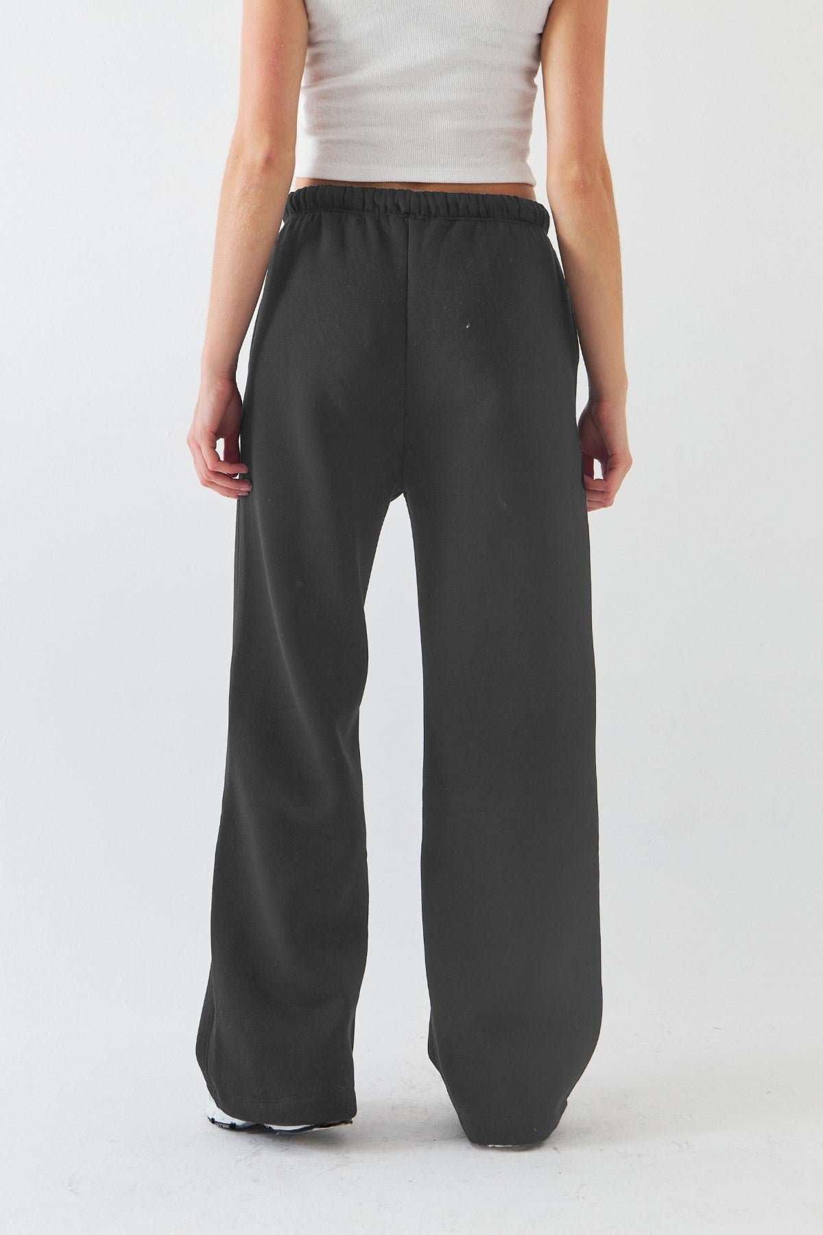 Oversize Unisex Eşofman Altı Füme – 3 İplik Şardonlu Polar, Bol Paça, Cepli, Modern Rahat Kesim