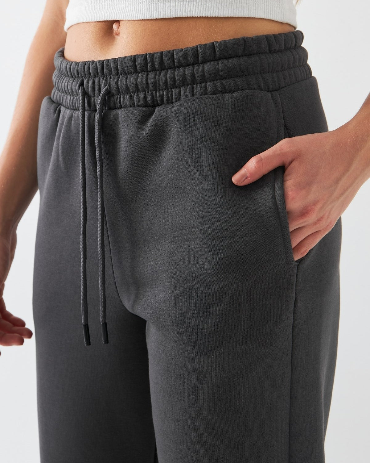 Oversize Unisex Eşofman Altı Füme – 3 İplik Şardonlu, Paça-Bel Lastikli, Cepli, Modern Rahat Kesim