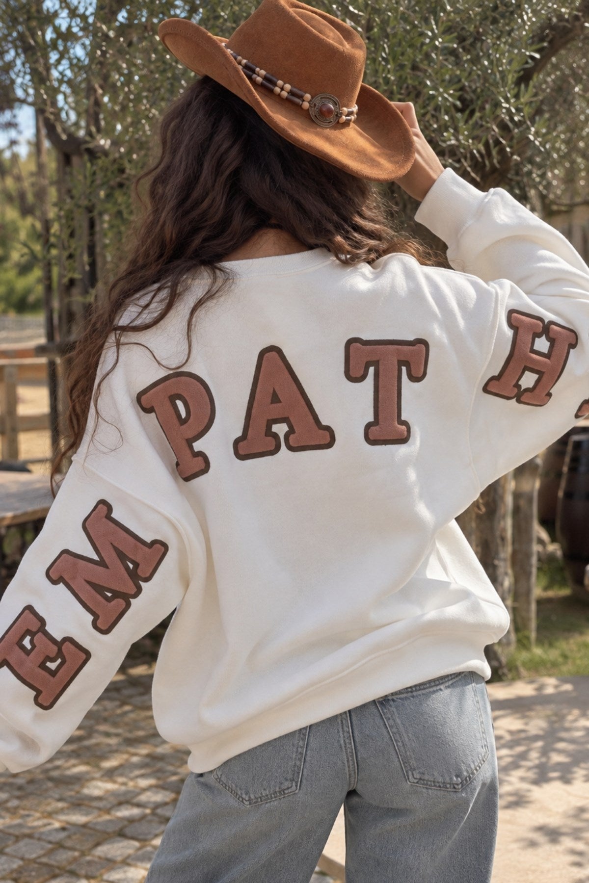 Kadın Oversize Sweatshirt Empathy 3D Baskılı Beyaz – Bisiklet Yaka, 3 İplik Şardonlu Polar