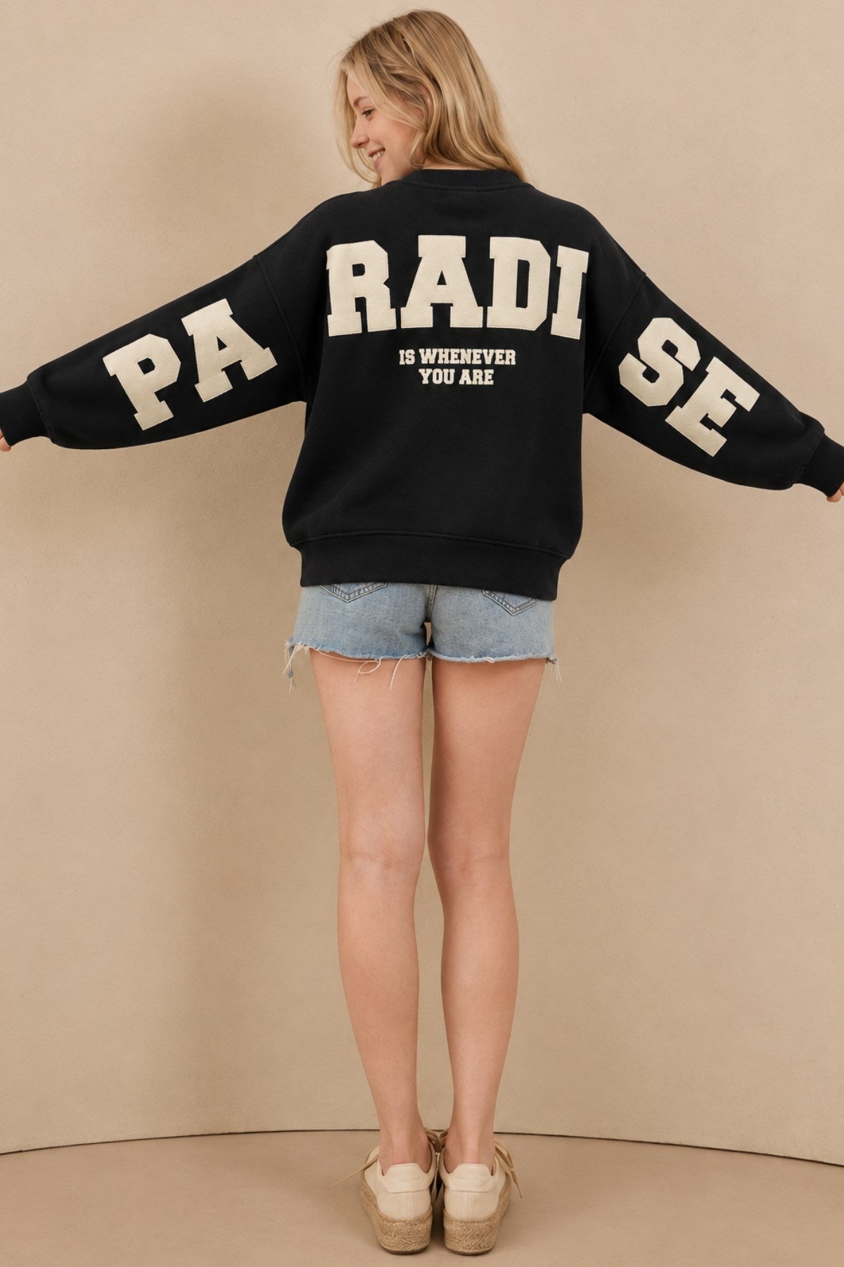 Kadın Oversize Sweatshirt Paradise Varsity Kabartma Baskılı Siyah – Bisiklet Yaka, 3 İplik Şardonlu Polar