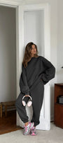 Kadın Oversize Sweat Elbise Eşofman Takımı Basic Füme – Bisiklet Yaka, Lastikli Paça, 3 İplik Polar