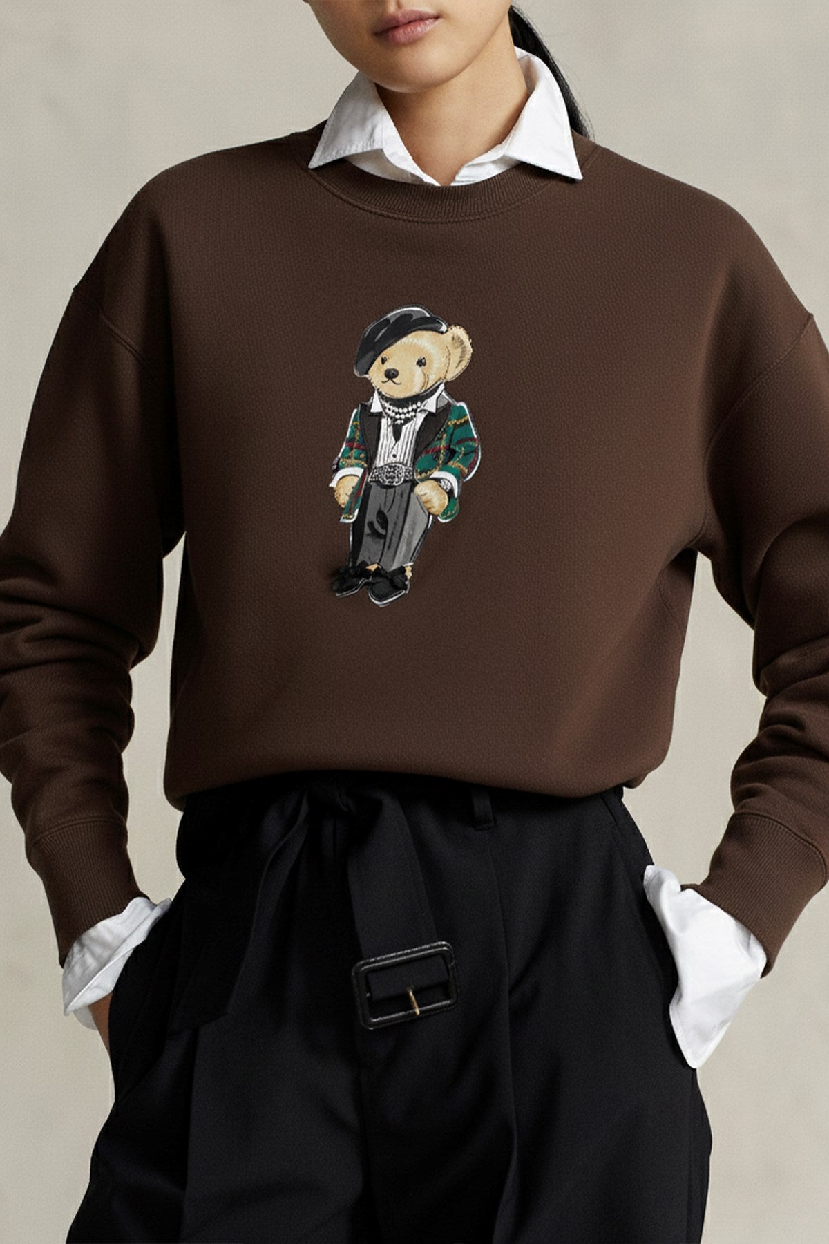 Kadın Oversize Sweatshirt Parisian Bear Baskılı Kahverengi – Bisiklet Yaka, 3 İplik Şardonlu 