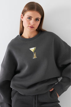 Kadın Oversize Sweatshirt Martini Leopard Baskılı Füme – Bisiklet Yaka, 3 İplik Şardonlu Polar