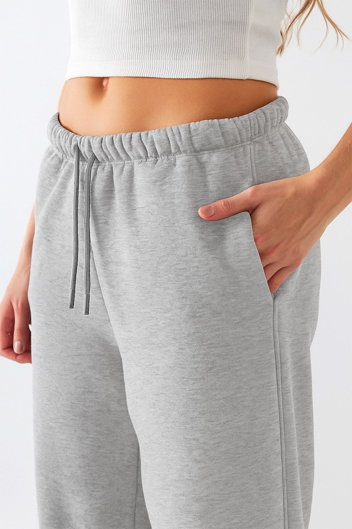 Oversize Unisex Eşofman Altı Gri Melanj– 3 İplik Şardonlu Polar, Bol Paça, Cepli Modern Rahat Kesim