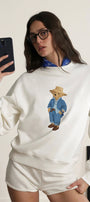 Kadın Oversize Sweatshirt Ranch Bear Baskılı Beyaz – Bisiklet Yaka, 3 İplik Şardonlu Polar