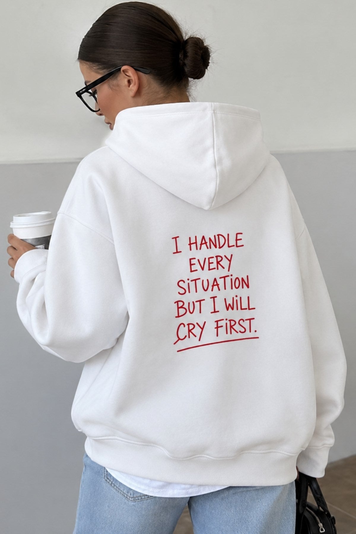 Kadın Oversize Hoodie Cry First Baskılı Beyaz – Kapüşonlu, Kanguru Cepli, 3 İplik Şardonlu Polar