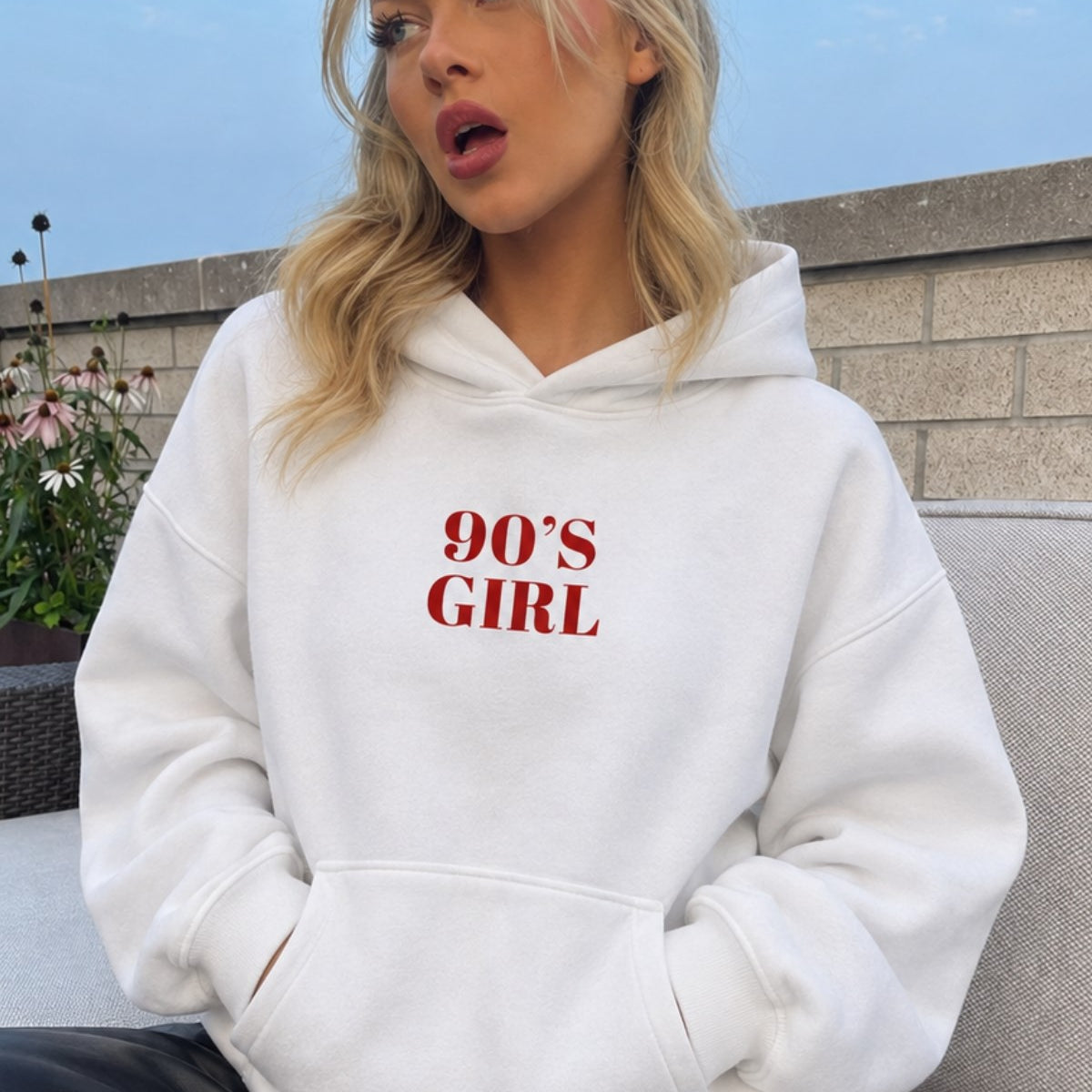 Kadın Oversize Hoodie 90’s Girl Baskılı Beyaz – Kapüşonlu, Kanguru Cepli, 3 İplik Polar