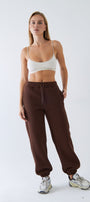 Oversize Unisex Eşofman Altı Kahverengi – 3 İplik Şardonlu, Paça-Bel Lastikli, Cepli, Rahat Kesim