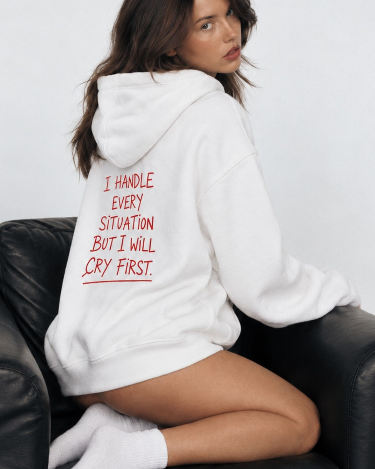 Kadın Oversize Hoodie Cry First Baskılı Beyaz – Kapüşonlu, Kanguru Cepli, 3 İplik Şardonlu Polar