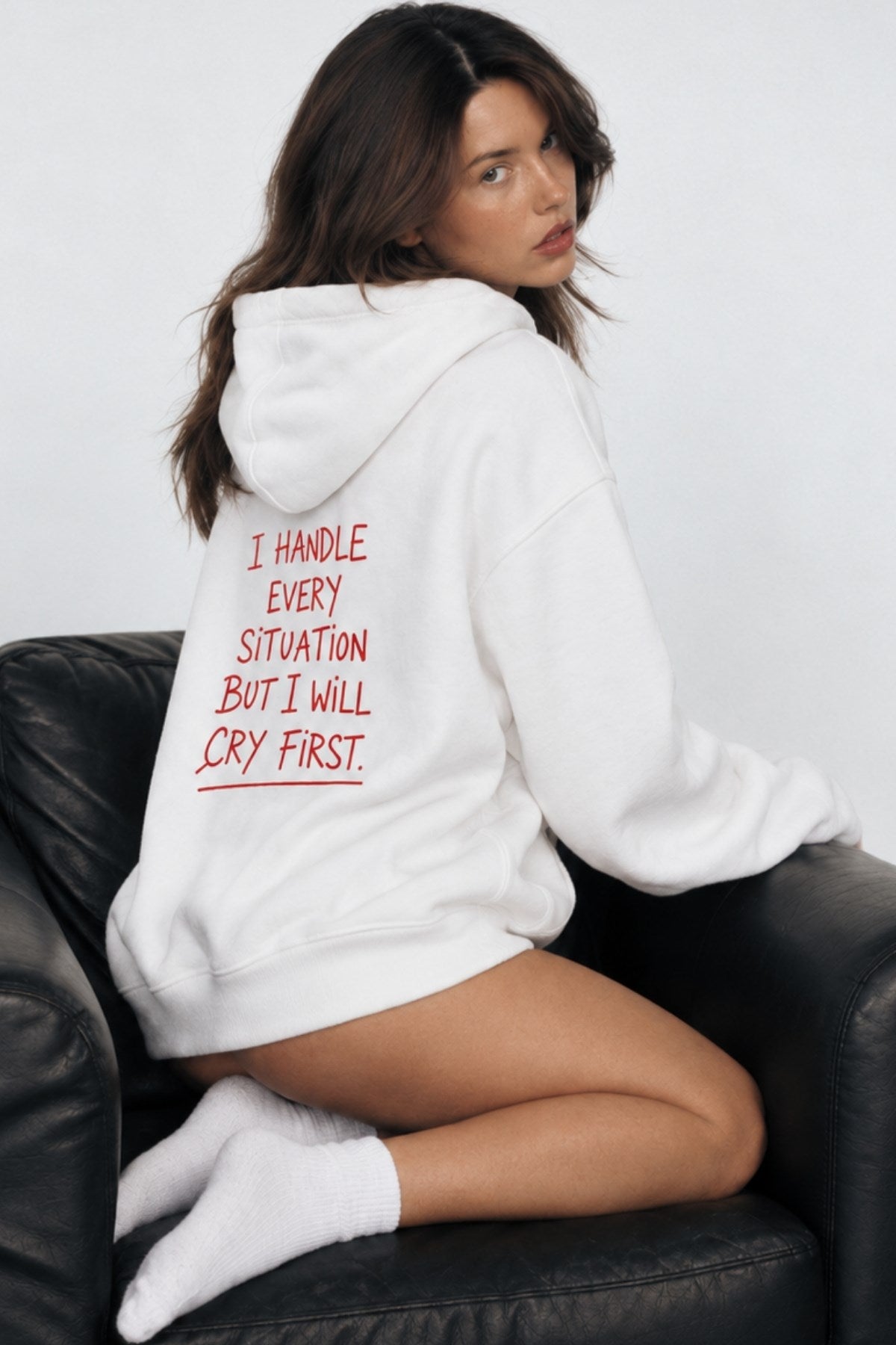Kadın Oversize Hoodie Cry First Baskılı Beyaz – Kapüşonlu, Kanguru Cepli, 3 İplik Şardonlu Polar