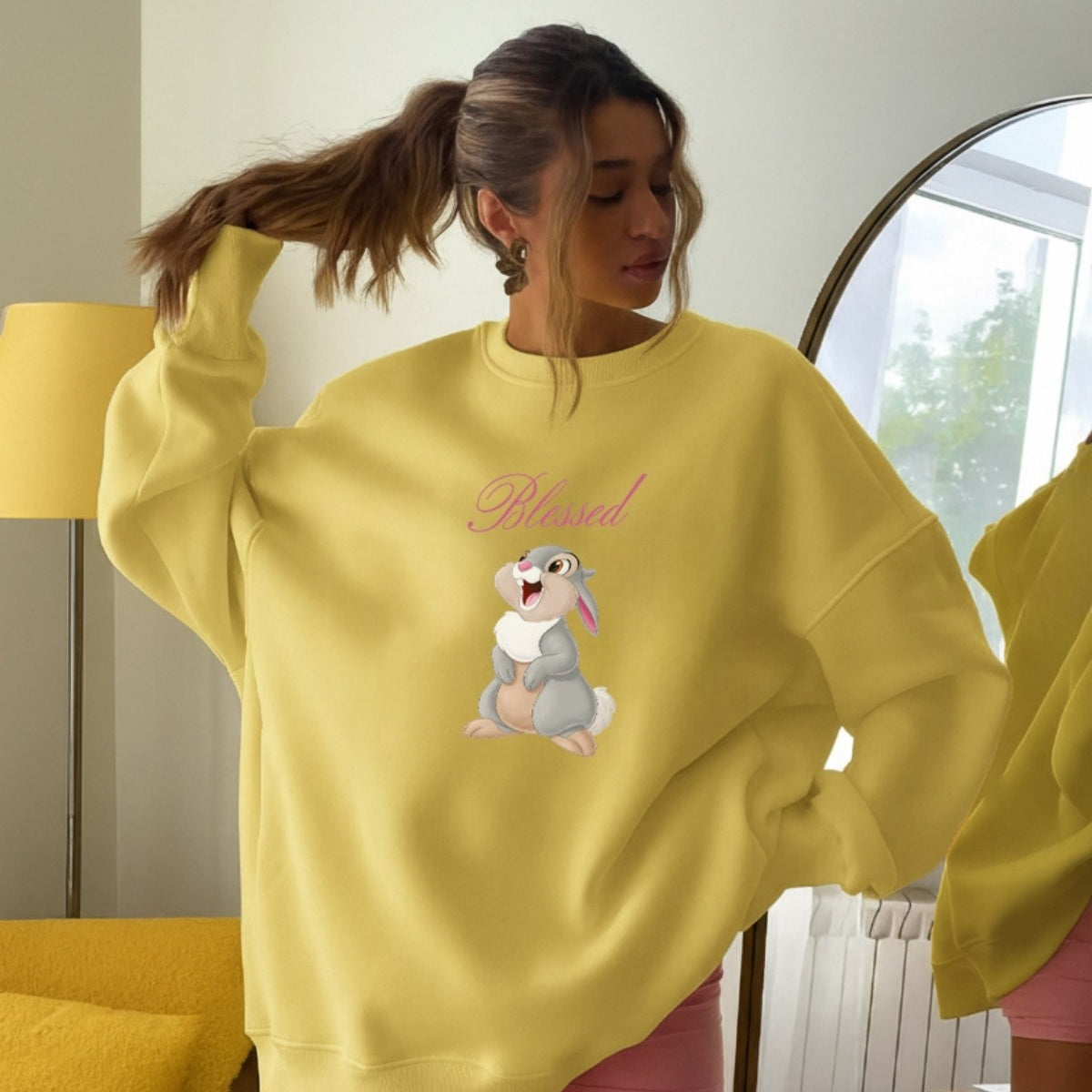 Kadın Oversize Sweatshirt Elbise Blessed Bunny Baskılı Sarı – Bisiklet Yaka, 3 İplik Şardonlu Polar