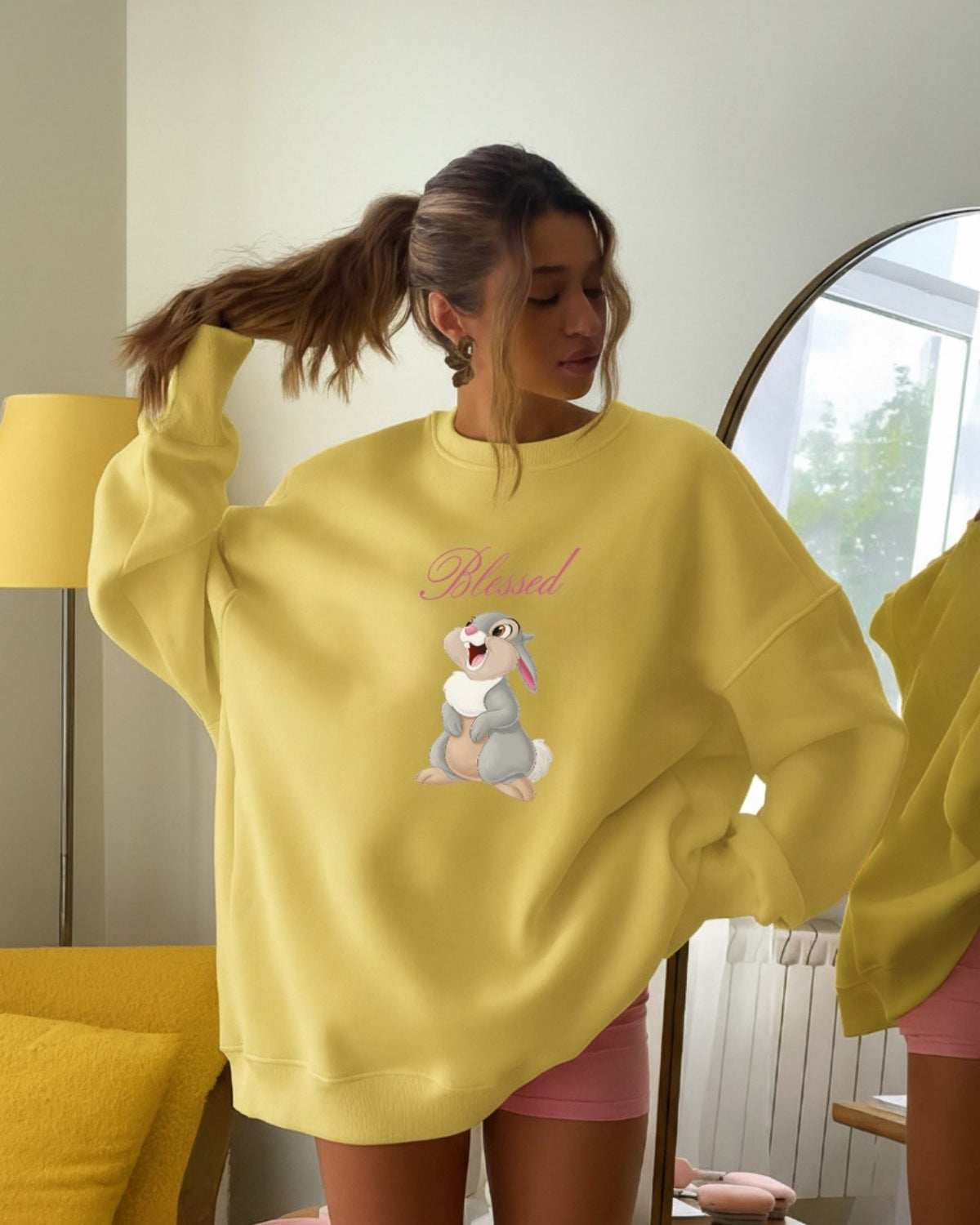 Kadın Oversize Sweatshirt Elbise Blessed Bunny Baskılı Sarı – Bisiklet Yaka, 3 İplik Şardonlu Polar