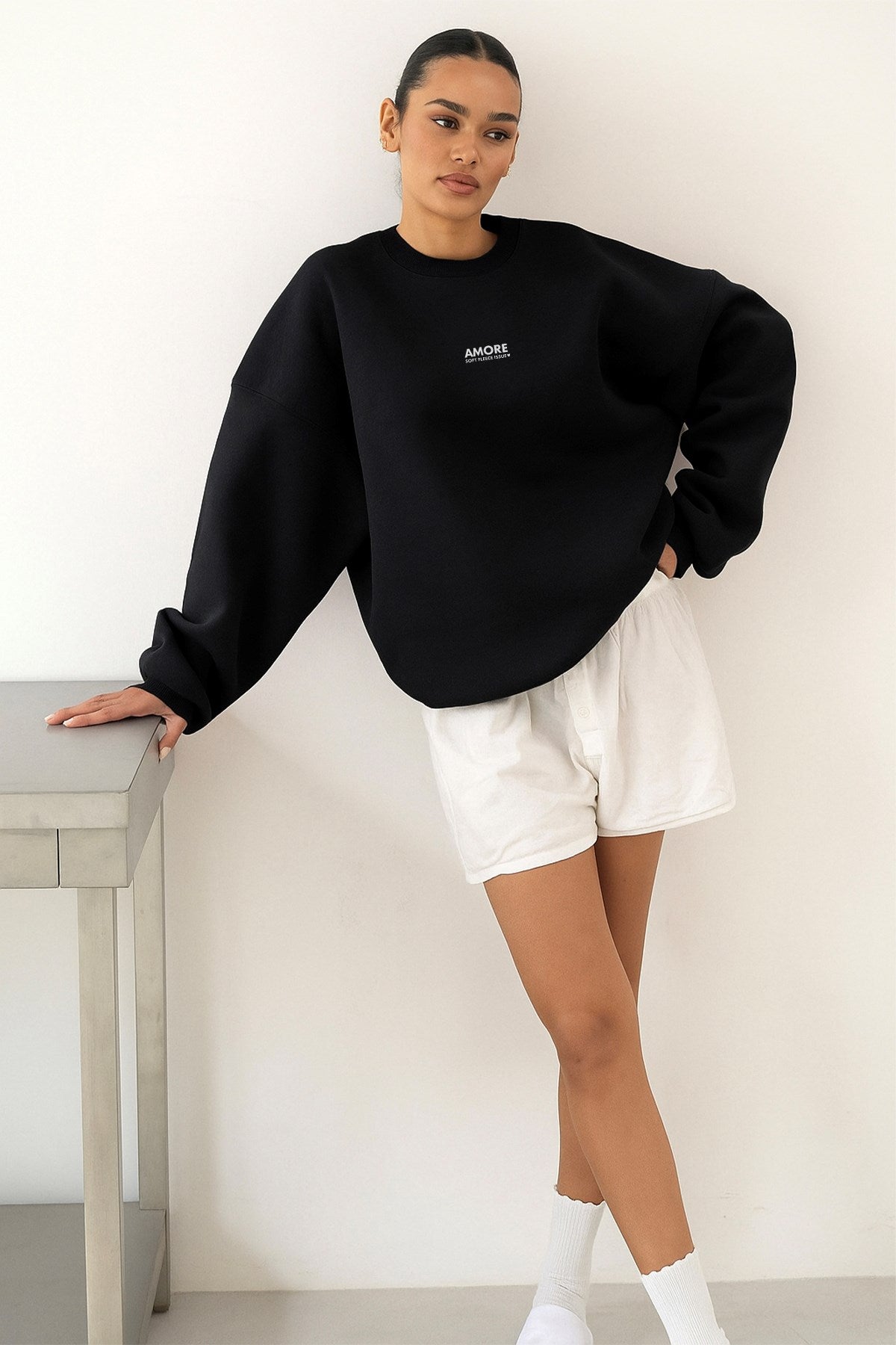 Kadın Oversize Sweatshirt AMORE Siyah – Bisiklet Yaka, 3 İplik Şardounlu Polar