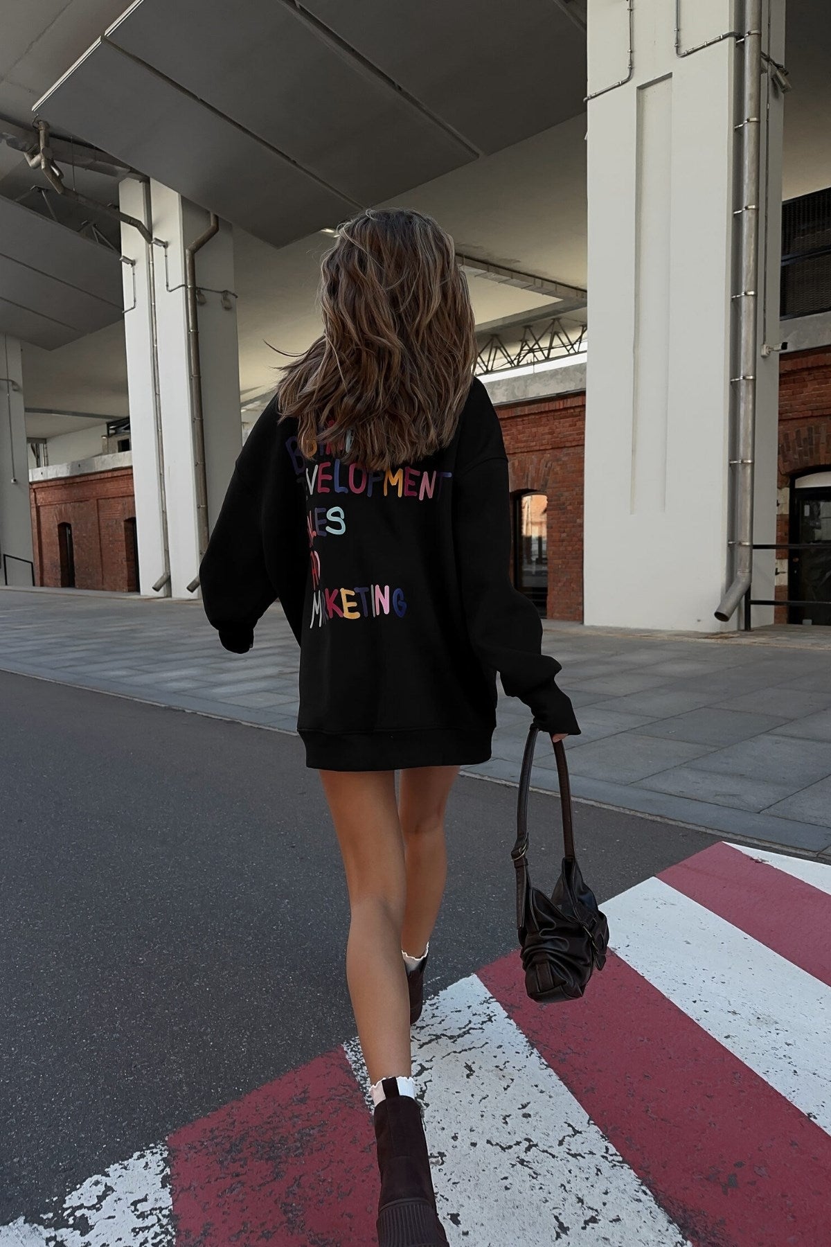 Kadın Oversize Sweatshirt Elbise Color Pop Baskılı Siyah – Bisiklet Yaka, 3 İplik Şardonlu Polar