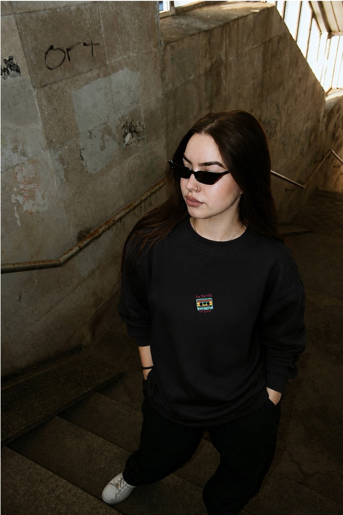 Kadın Oversize Sweatshirt Retro Kaset Baskılı Siyah – Bisiklet Yaka, 3 İplik Şardonlu Polar