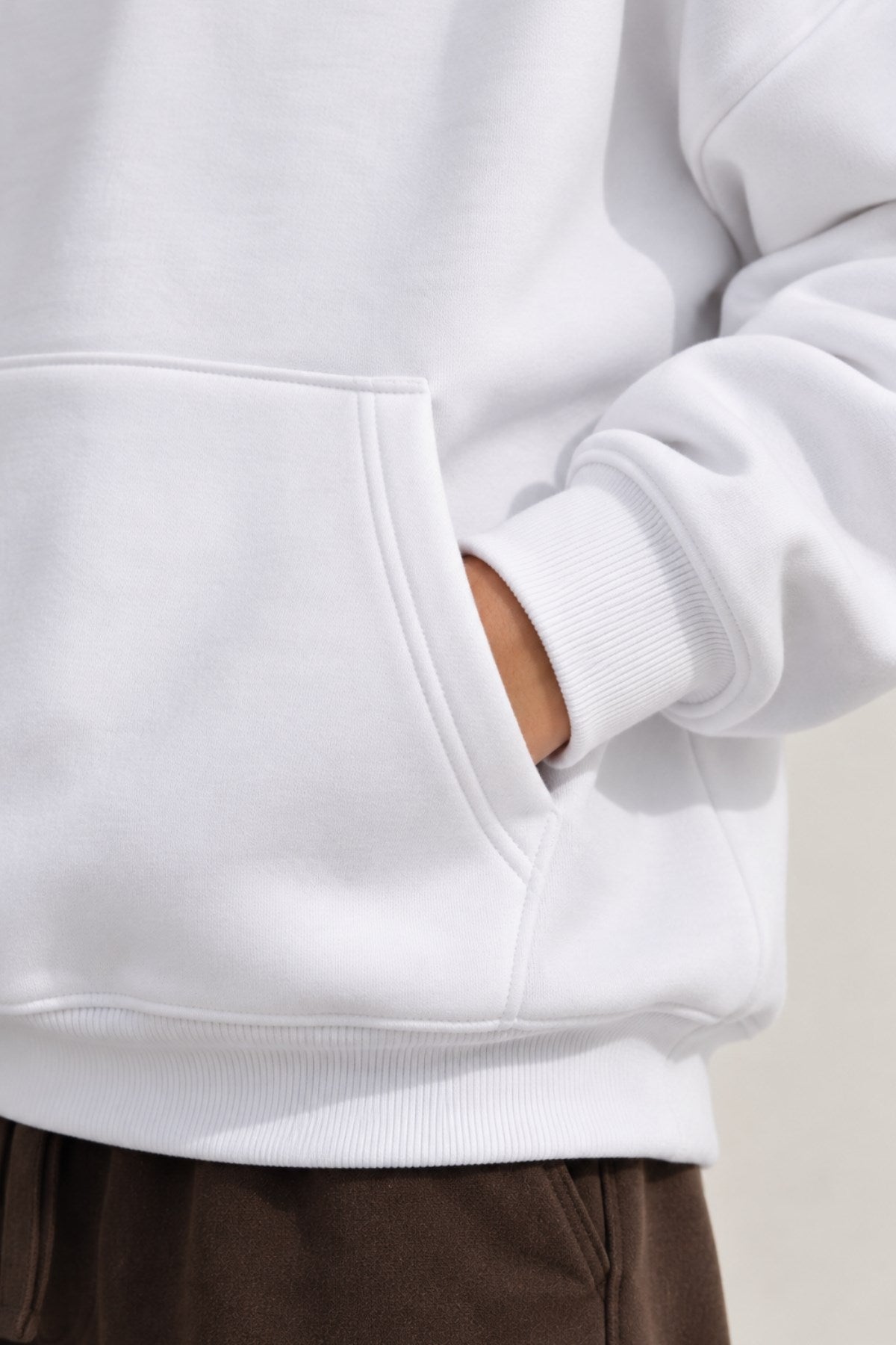 Erkek Çocuk Oversize Basic Hoodie Sweatshirt Beyaz – Kapüşonlu, Kanguru Cepli, 3 İplik Polar