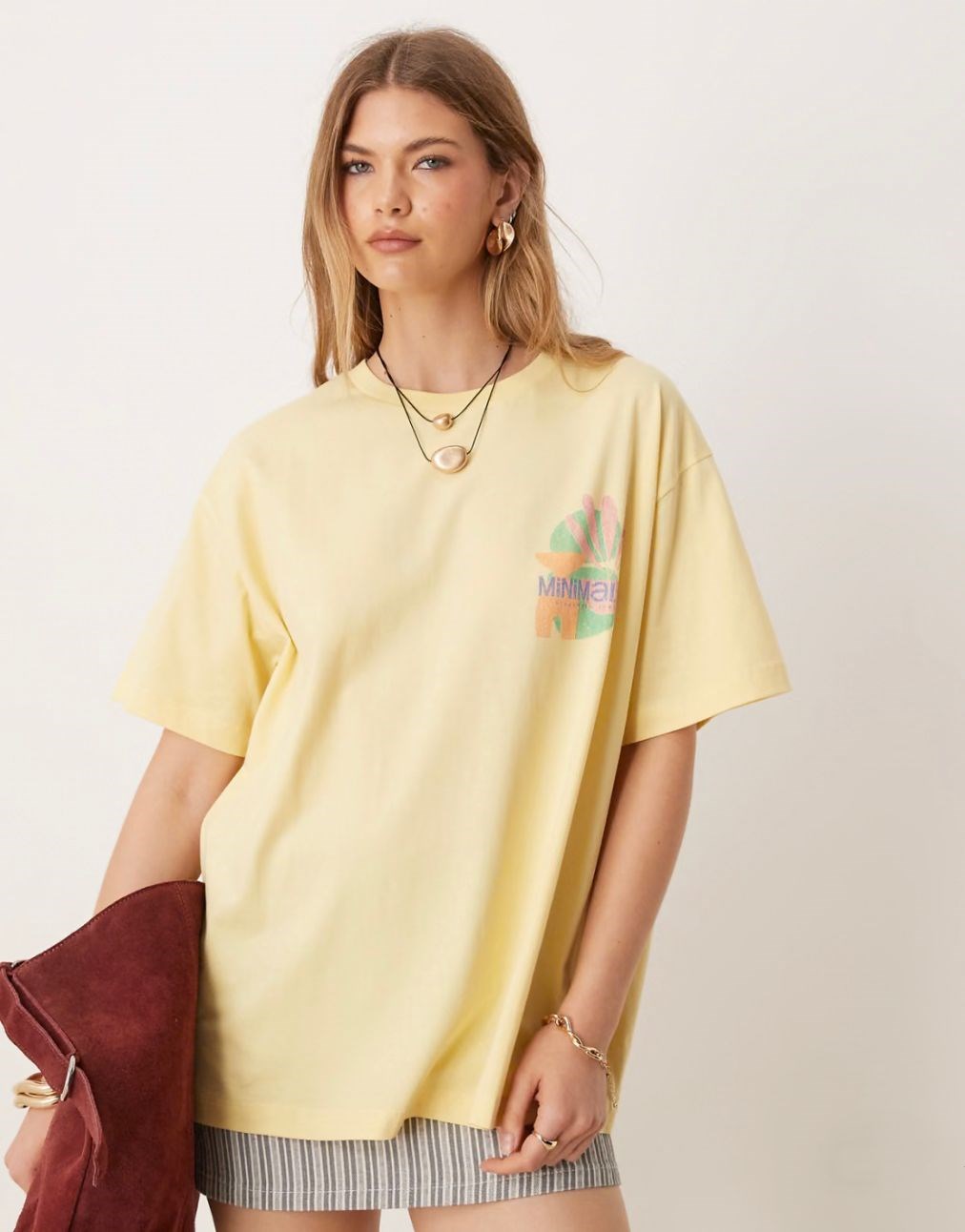 Kadın Sarı Oversize Minimalist Yazılı Sanat Desenli Tişört  Hediye Çanta ve Bandana Seti
