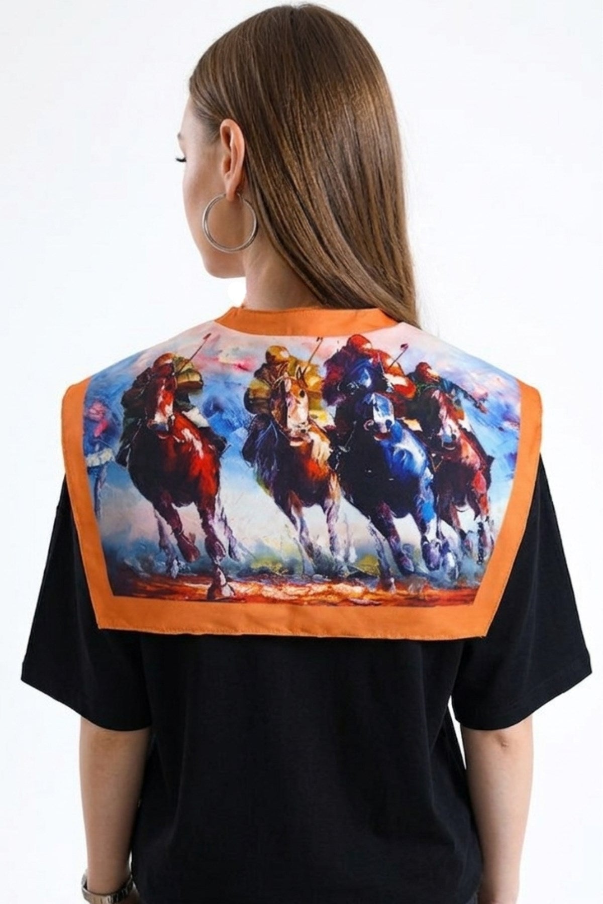 Kadın Oversize Tişört Sunset Derby Şal Yaka Aksesuarlı Siyah – Rahat Kalıp, %100 Pamuk