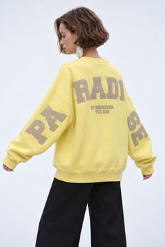 Kadın Oversize Sweatshirt Paradise Varsity Kabartma Baskılı Sarı – Bisiklet Yaka, 3 İplik Şardonlu Polar