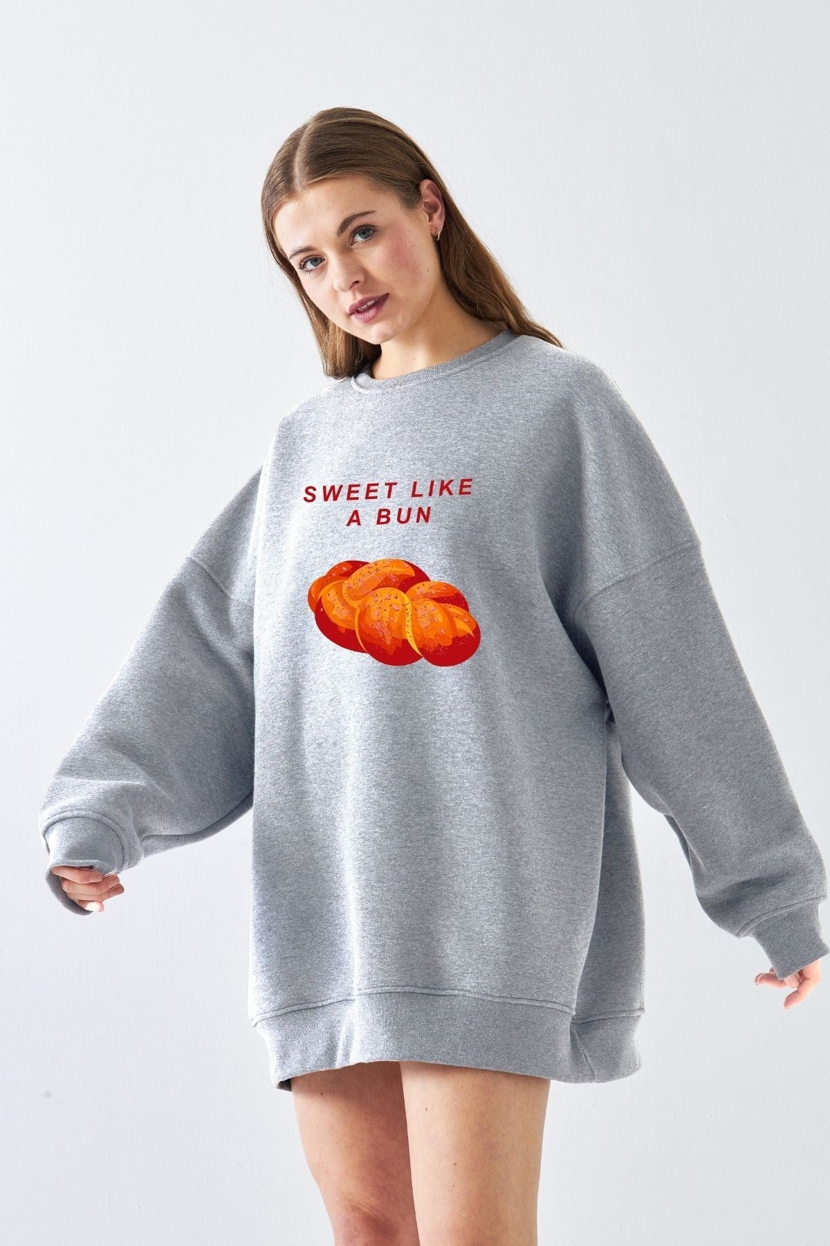 Kadın Oversize Sweat Elbise Bakery BUN Baskılı Gri Melanj – Bisiklet Yaka, 3 İplik Polar