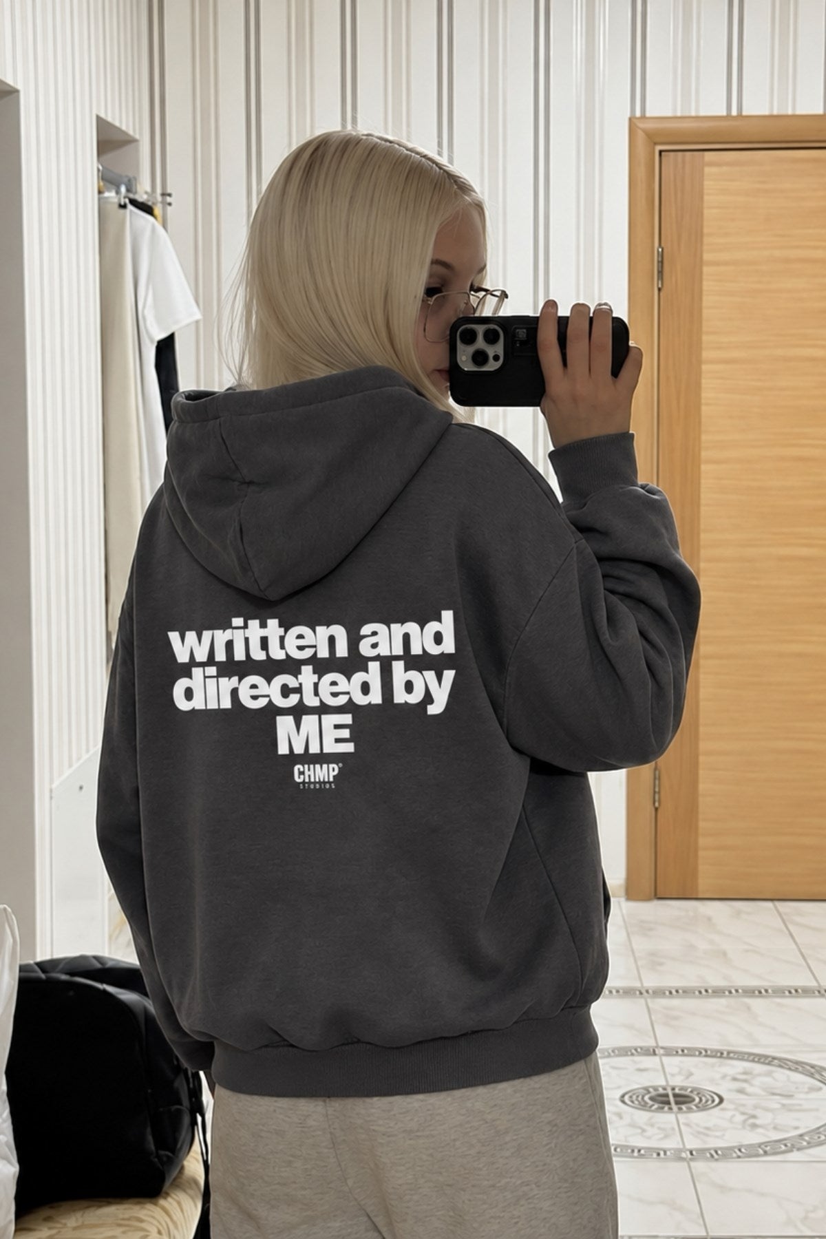 Kadın Oversize Hoodie Written & Directed Baskılı Füme – Kapüşonlu, Sırt Baskılı, 3 İplik
