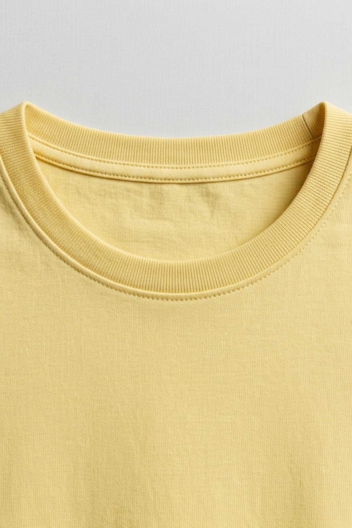 Kadın Oversize Basic Tişört Sarı – Bisiklet Yaka, Rahat Kalıp, Yazılık, %100 Pamuk