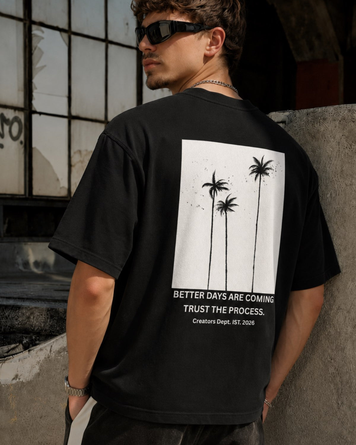 Erkek Oversize Tişört Better Days Are Coming Baskılı Siyah – Bisiklet Yaka, Rahat Kalıp, %100 Pamuk