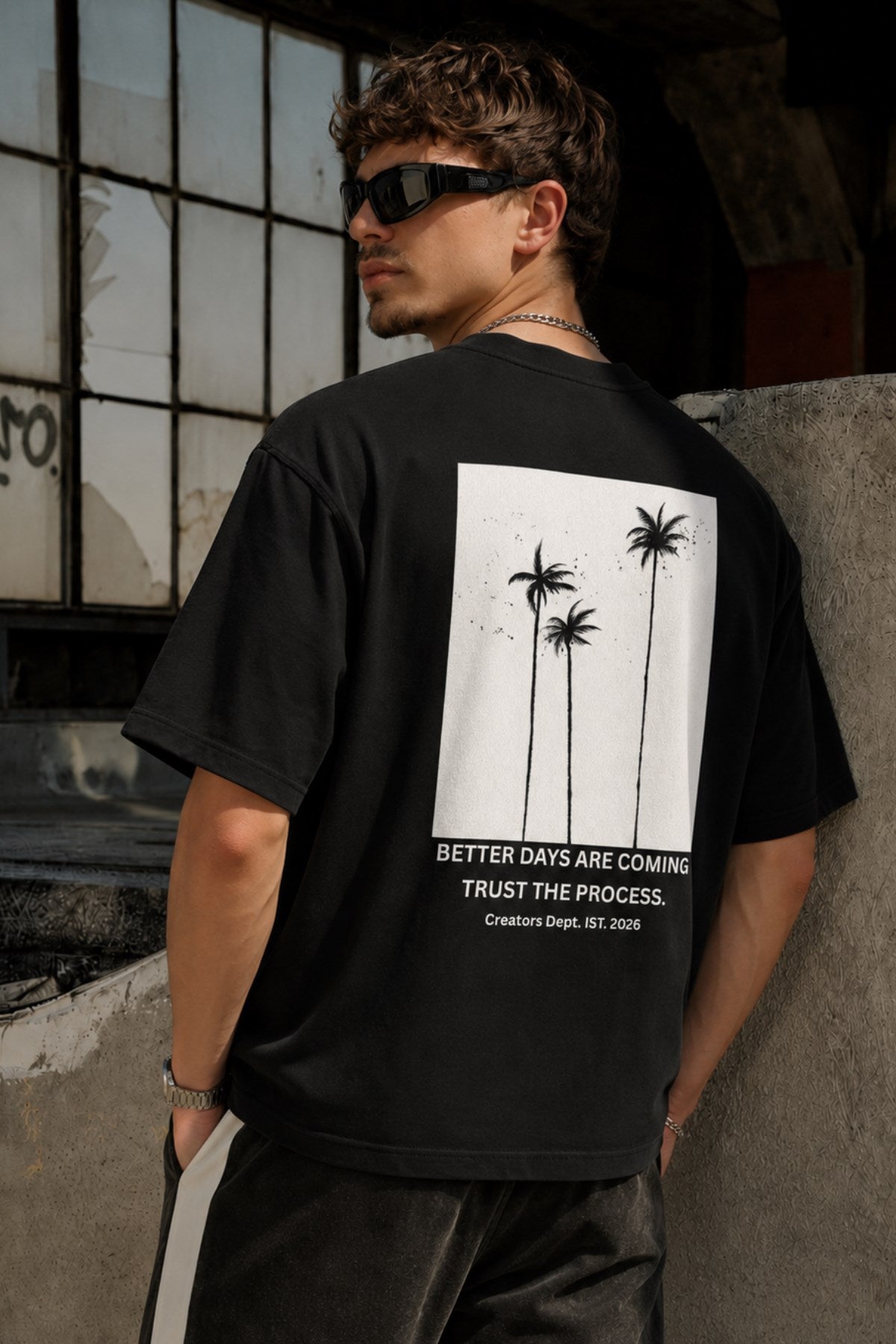 Erkek Oversize Tişört Better Days Are Coming Baskılı Siyah – Bisiklet Yaka, Rahat Kalıp, %100 Pamuk