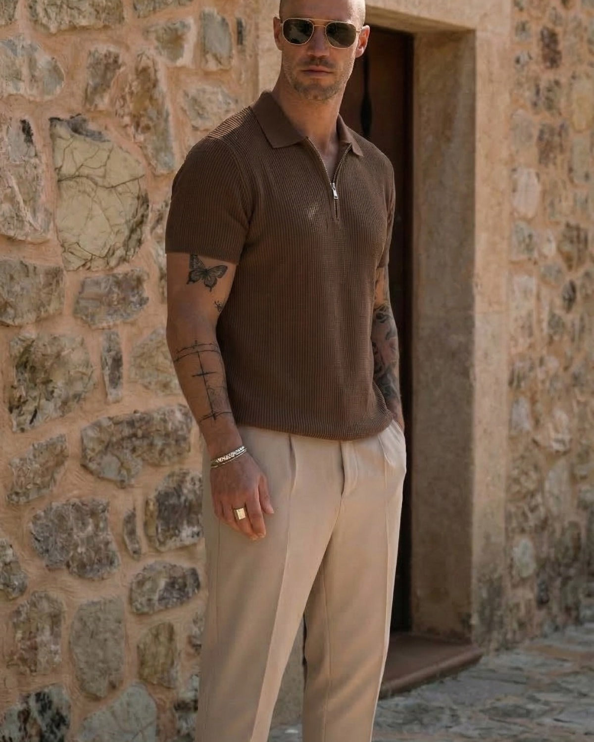 Erkek Dokulu Fitilli Triko Tişört Kahverengi - Polo Yaka, Yarım Fermuar, Fit, Yazlık, Örme 