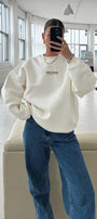 Kadın Oversize Sweatshirt CHMP STUDIOS Beyaz – Bisiklet Yaka, 3 İplik Şardounlu Polar