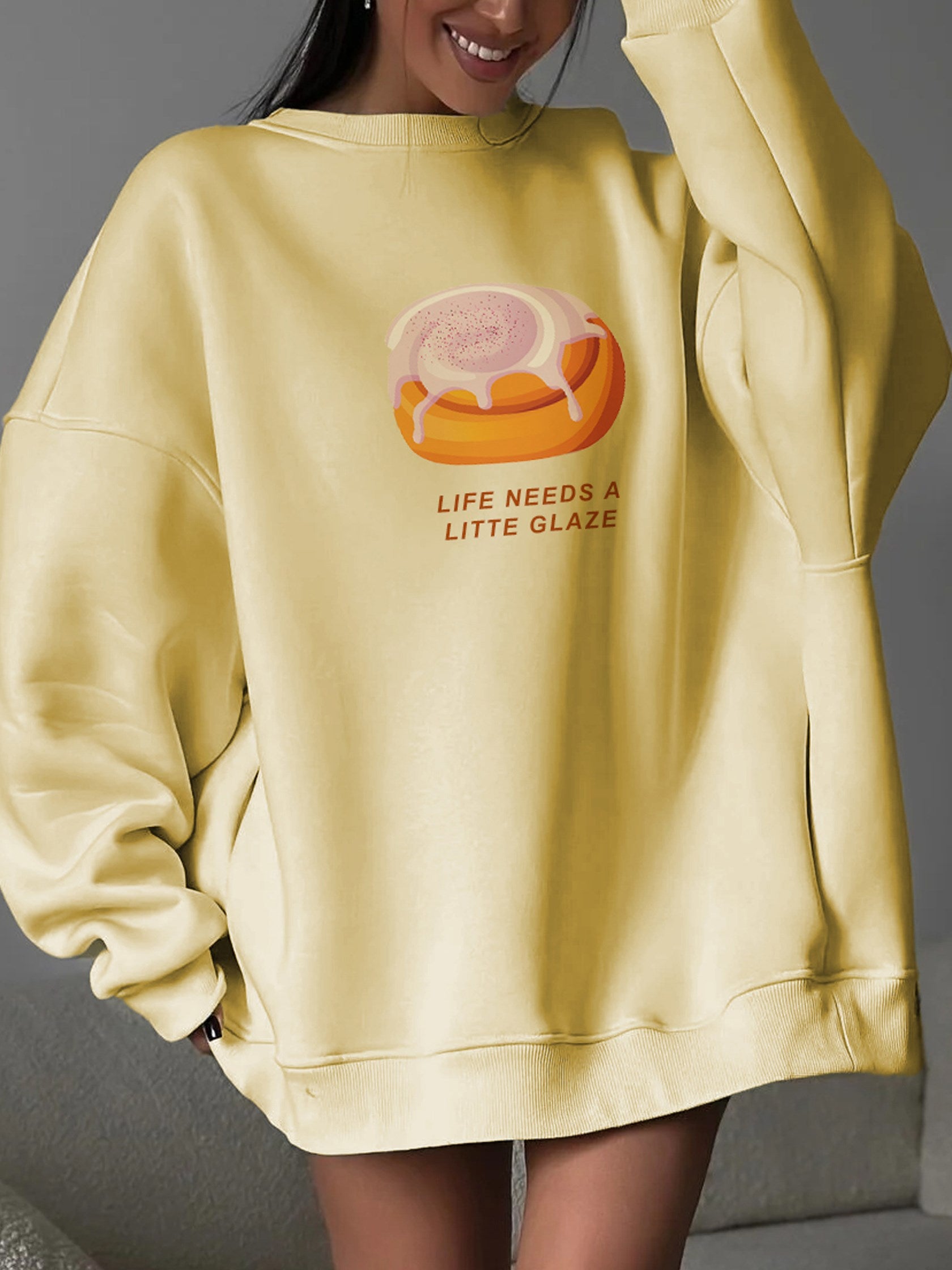 Kadın Oversize Sweatshirt Elbise Bakery Glazed Donut Baskılı Sarı – Bisiklet Yaka, 3 İplik Şardonlu Polar
