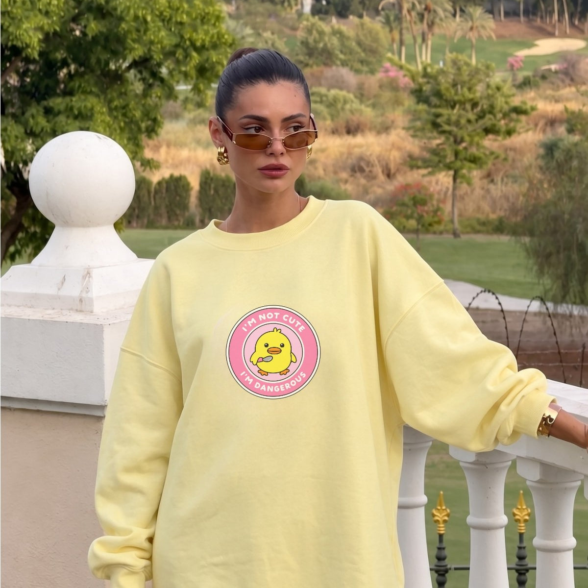 Kadın Oversize Sweatshirt Elbise Dangerous Chick Baskılı Sarı – Uzun Boy, 3 İplik Şardonlu Polar