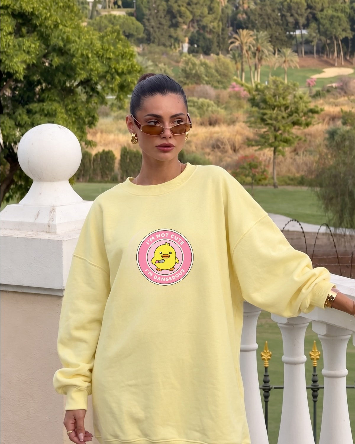 Kadın Oversize Sweatshirt Elbise Dangerous Chick Baskılı Sarı – Uzun Boy, 3 İplik Şardonlu Polar