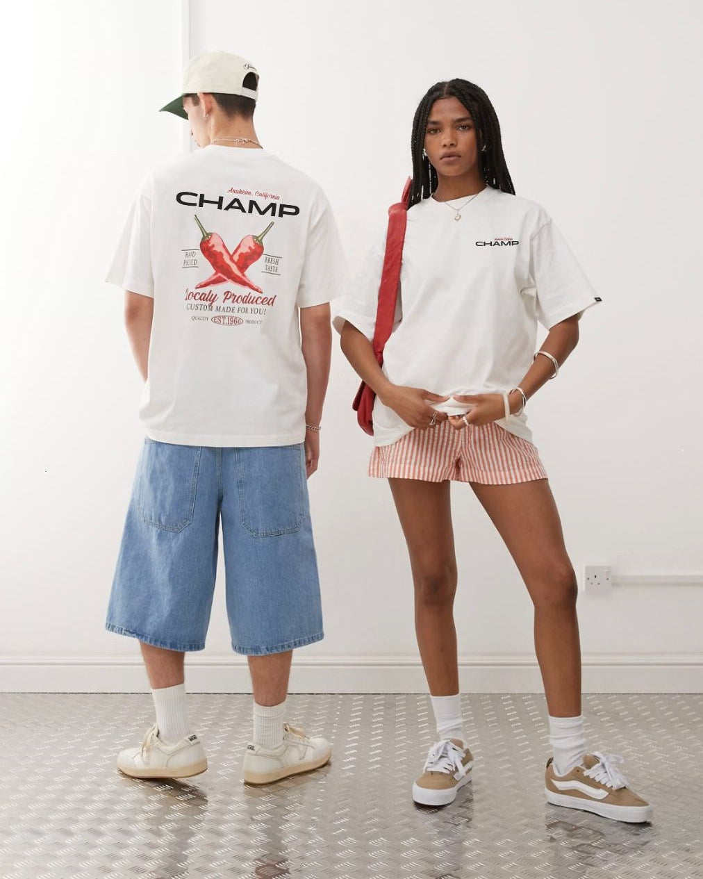  Unisex Beyaz Oversize Champ Yazılı Arkası Biber Baskılı Tişört