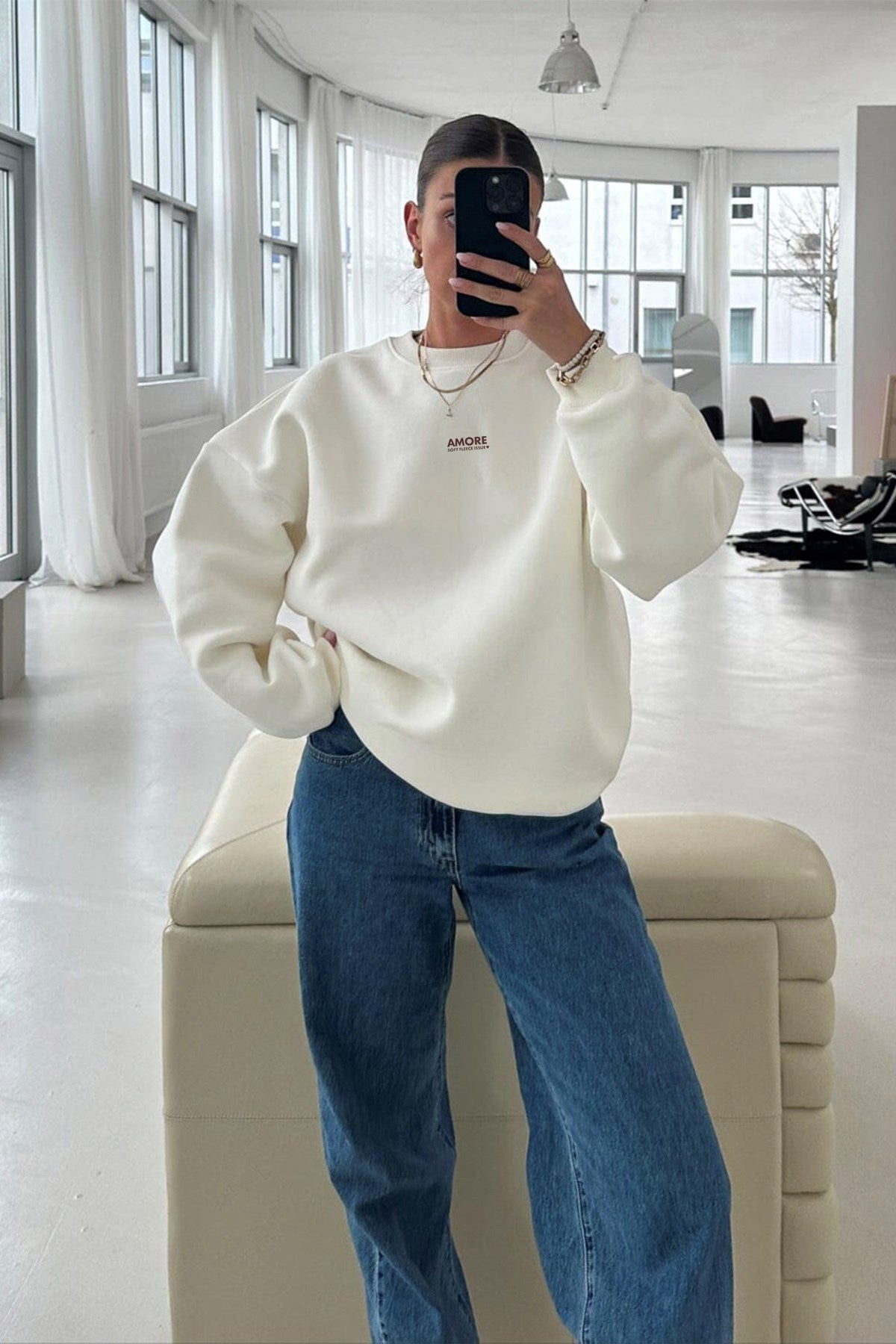 Kadın Oversize Sweatshirt AMORE Beyaz – Bisiklet Yaka, 3 İplik Şardounlu Polar