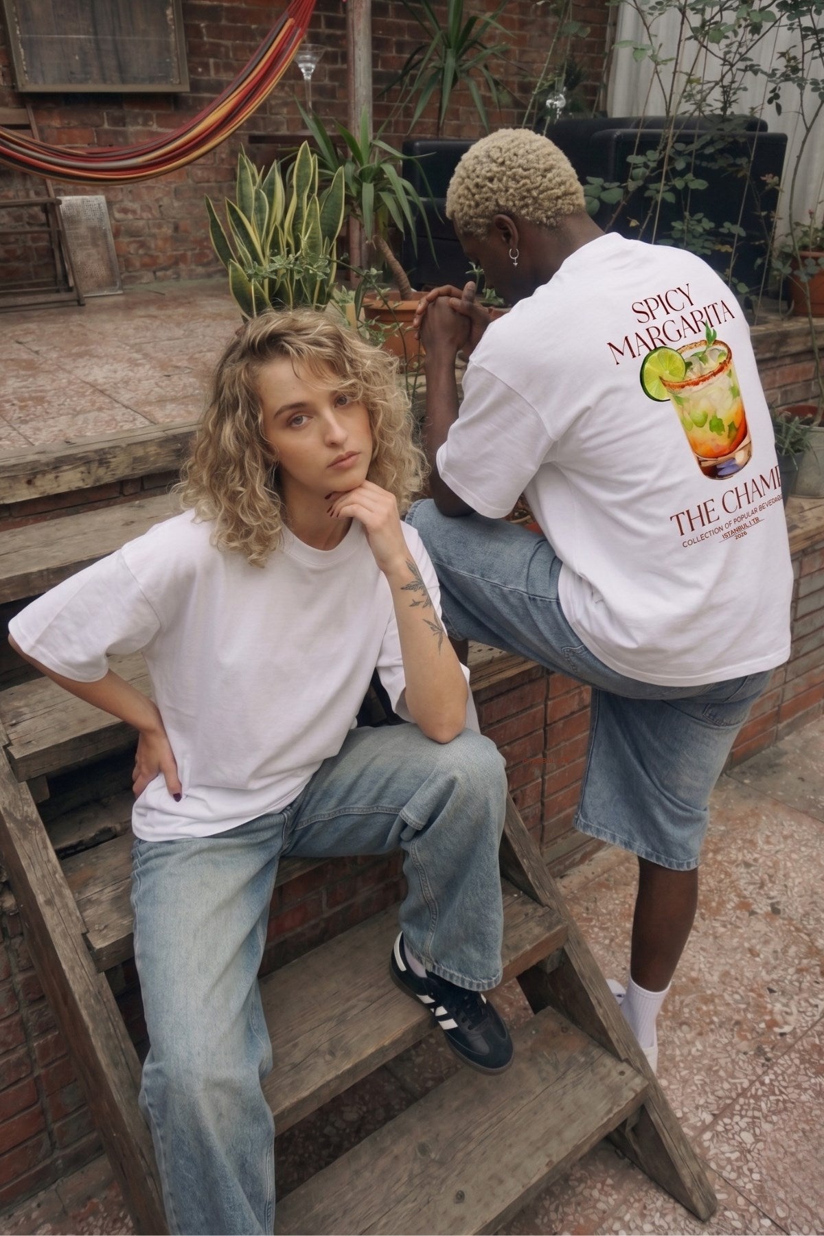 Unisex Oversize Tişört Spicy Margarita Baskılı Beyaz – Bisiklet Yaka, Rahat Kalıp, %100 Pamuk