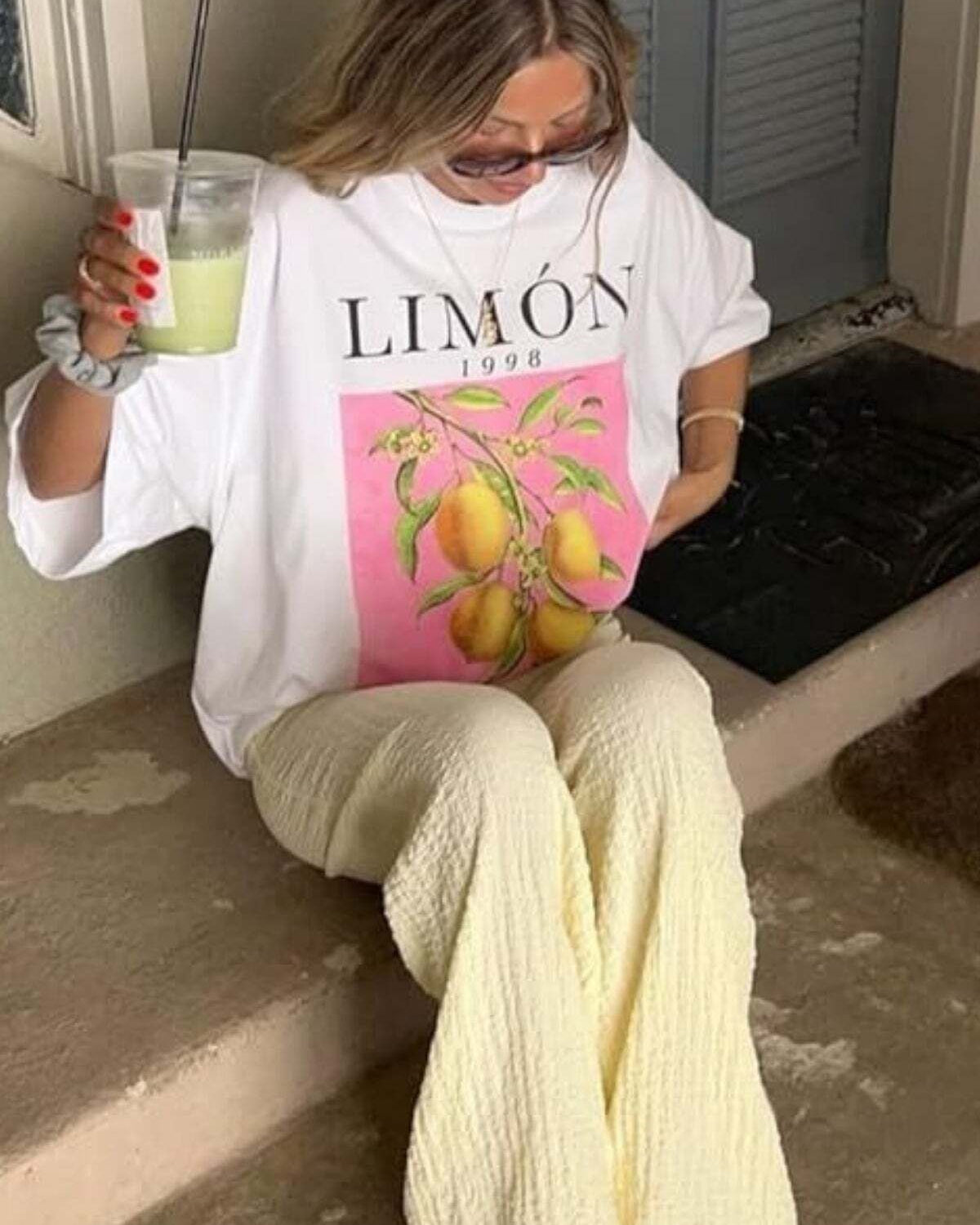Limon Baskılı Beyaz Oversize Kadın Tişört + Bez Çanta Hediyeli Kombin Set – %100 Pamuk